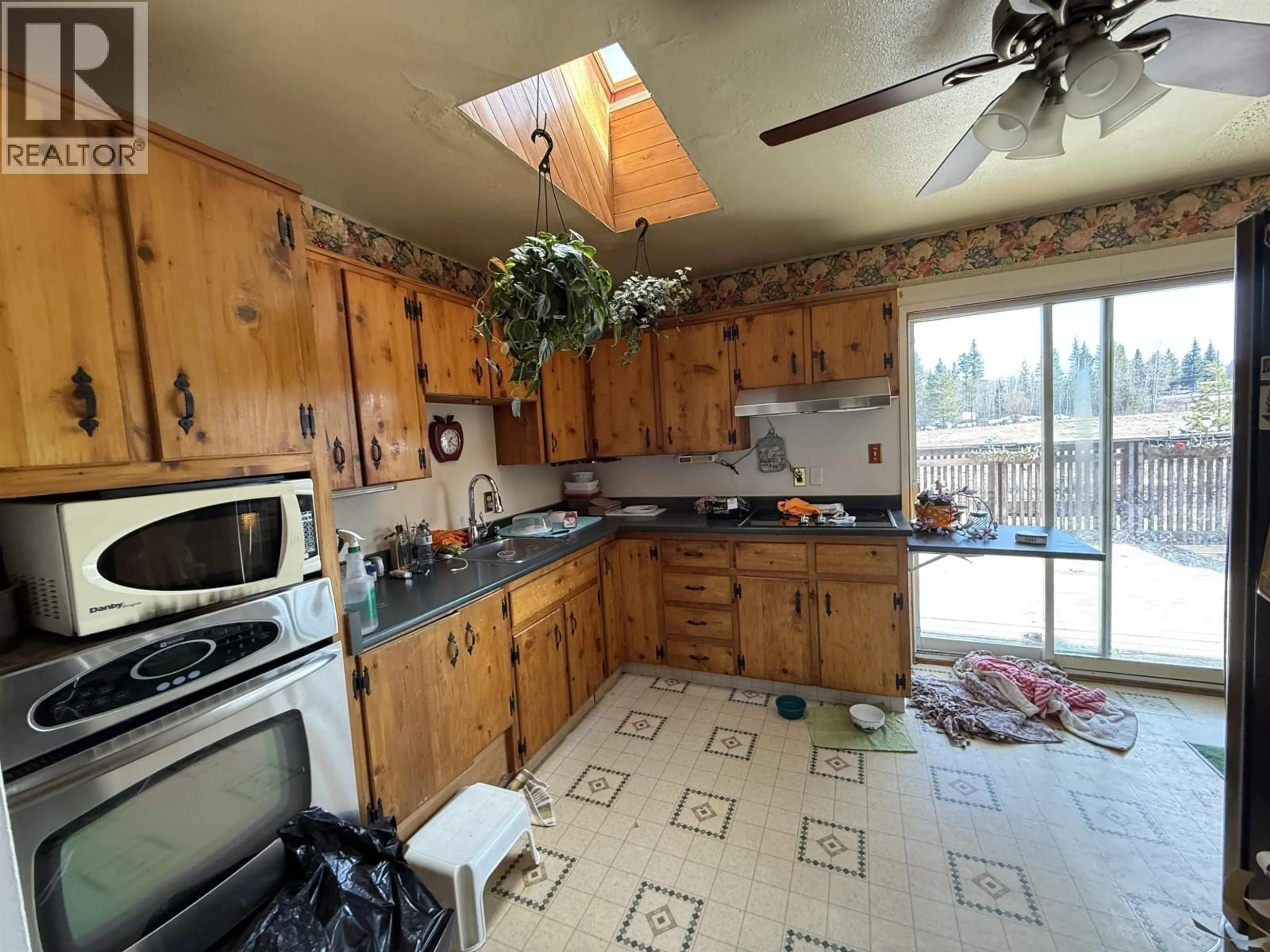 Standard kitchen, ceramic/tile floor for 5924 16 HIGHWAY, Prince George British Columbia V2N6K1