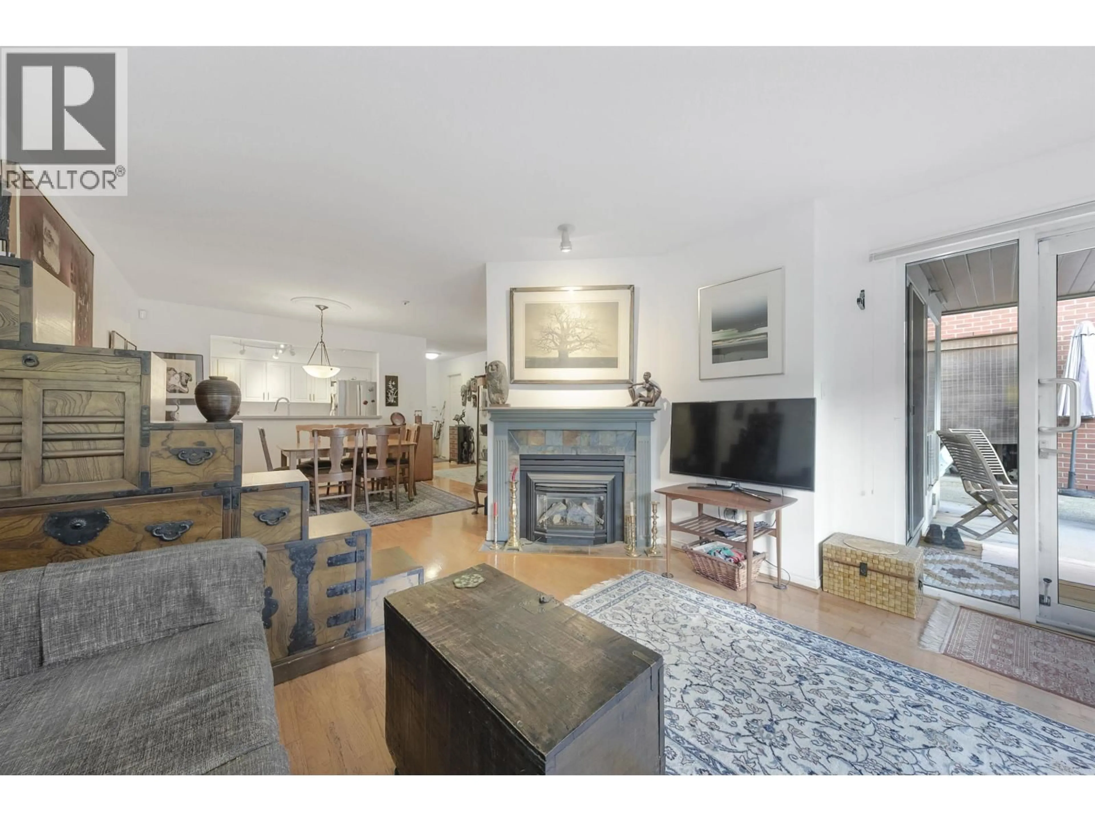 Living room with furniture, unknown for 109 - 2288 12TH AVENUE, Vancouver British Columbia V6K4R2