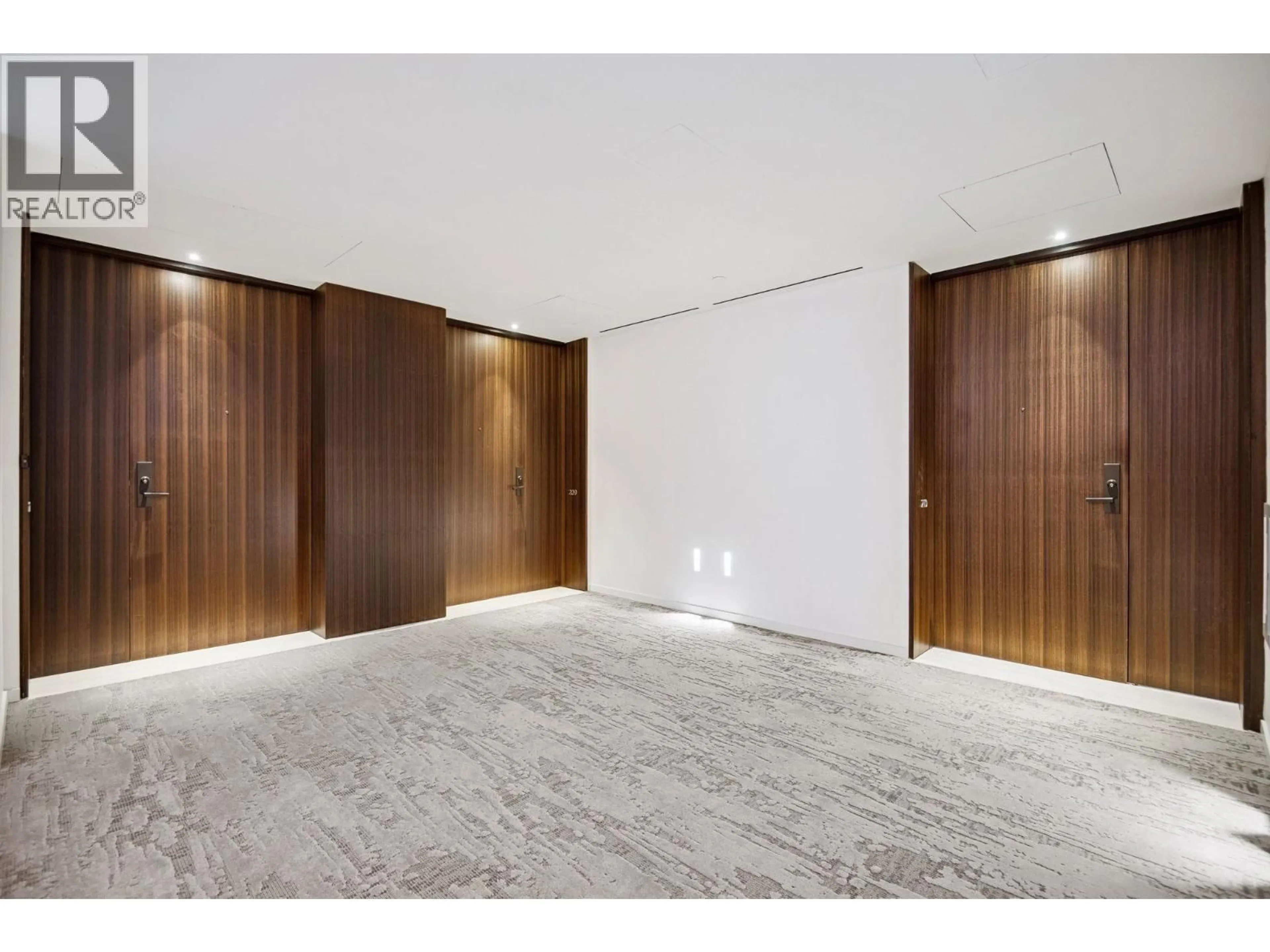 Indoor foyer for 209 - 1355 BELLEVUE AVENUE, West Vancouver British Columbia V7T0B4