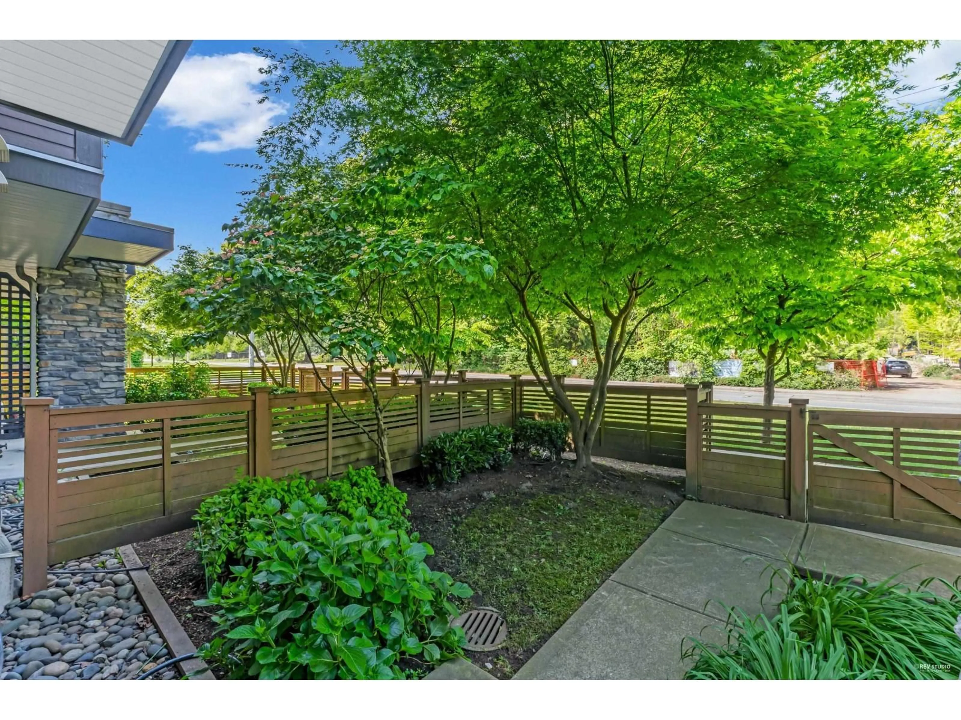 Patio, unknown for 3 - 5888 144, Surrey British Columbia V3X0G8