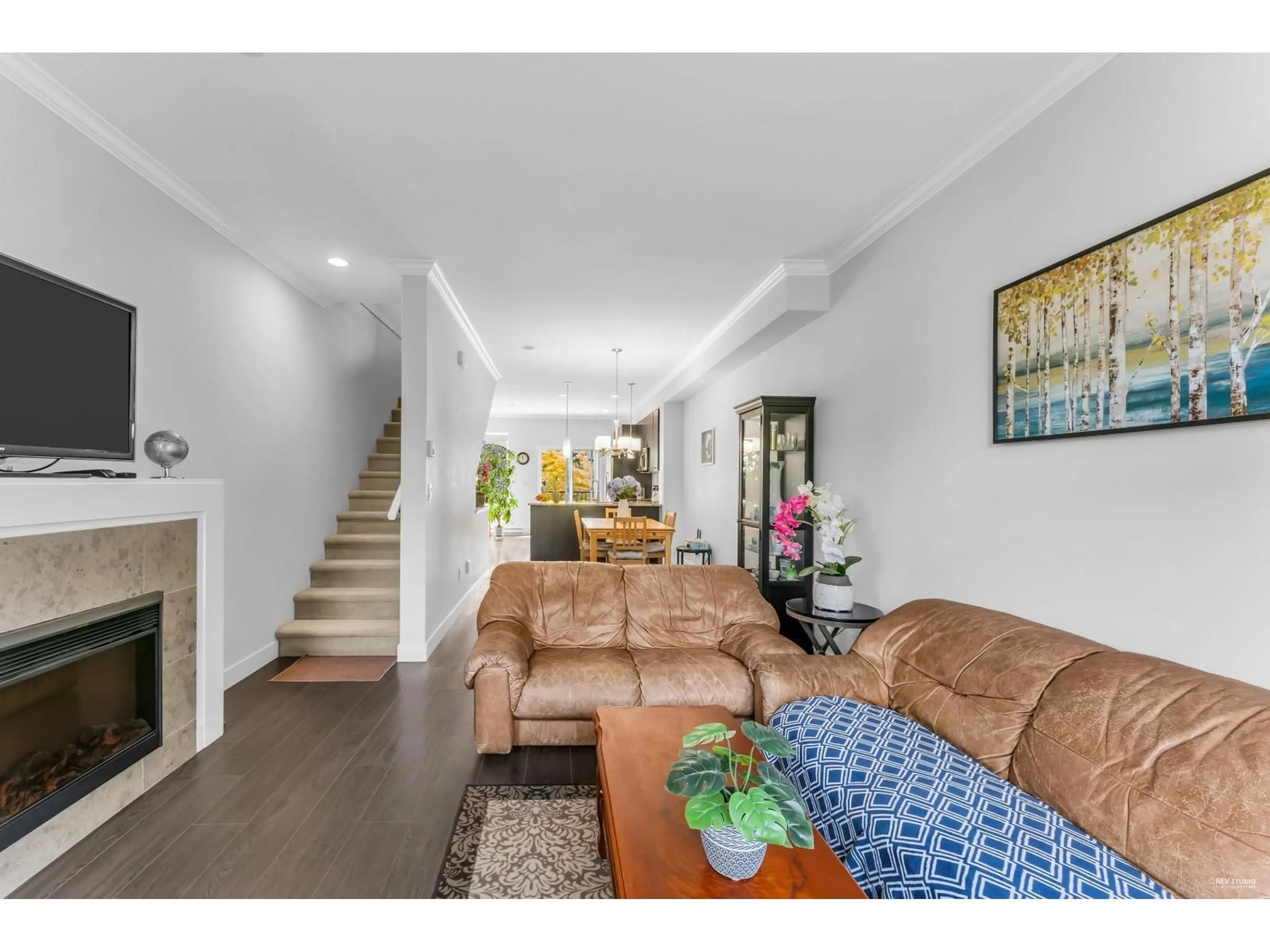 Living room with furniture, unknown for 3 - 5888 144, Surrey British Columbia V3X0G8