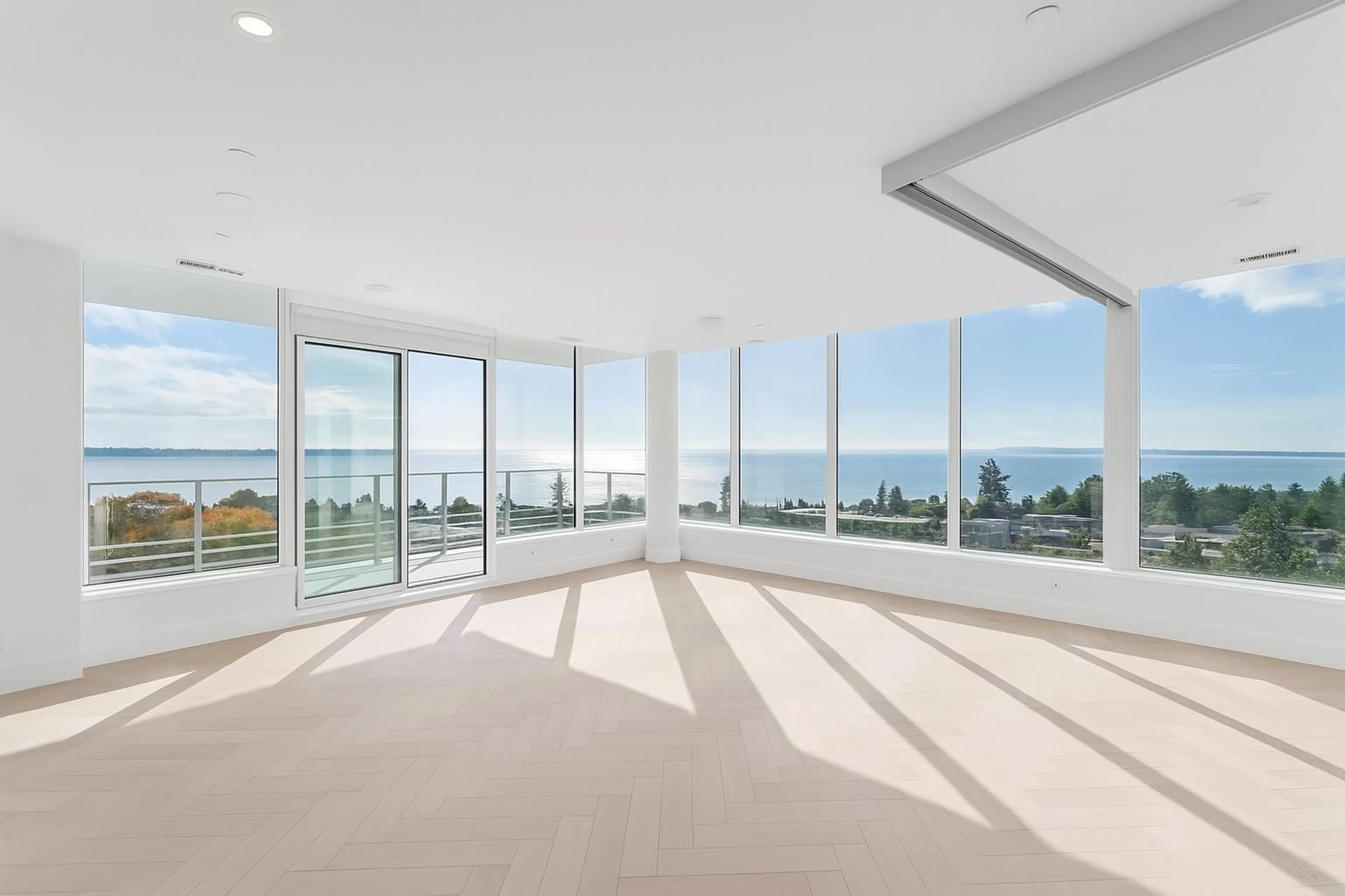 Unknown for 705 - 1342 JOHNSTON, White Rock British Columbia V4B3Z2