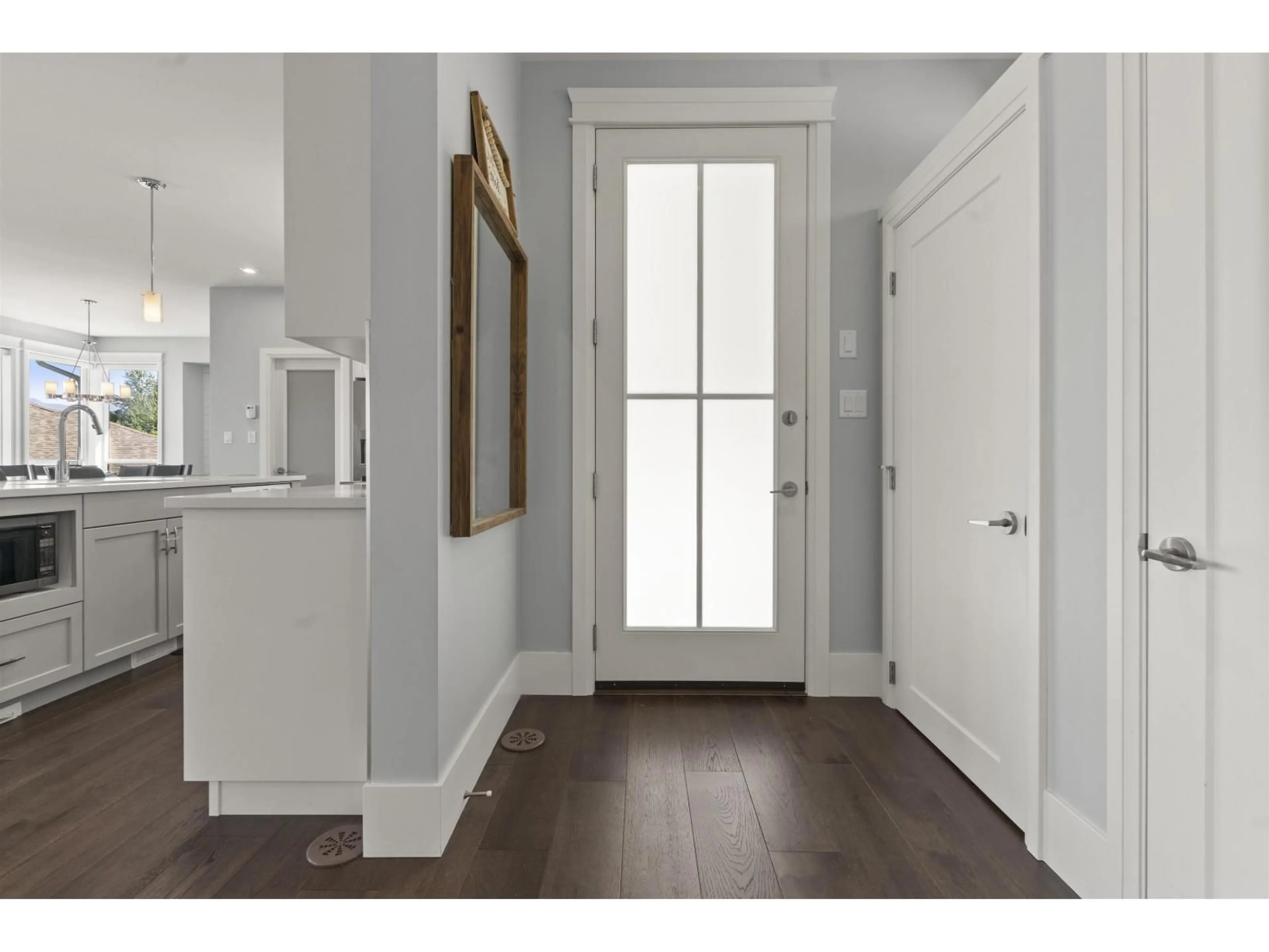 Indoor entryway for 58 - 50778 LEDGESTONE PLACE, Chilliwack British Columbia V2P0E7