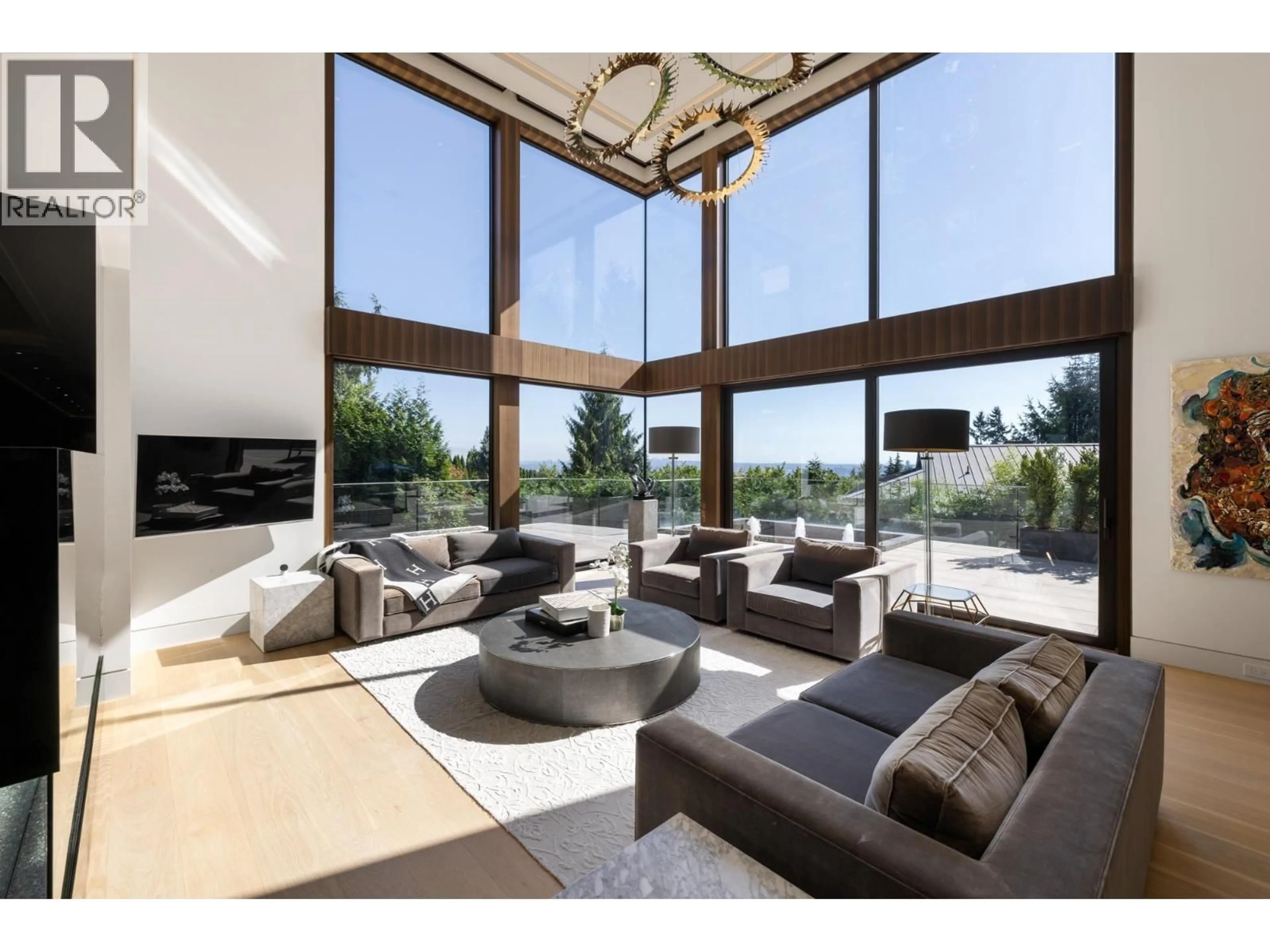 Living room with furniture, unknown for 1050 KING GEORGES WAY, West Vancouver British Columbia V7S1S5