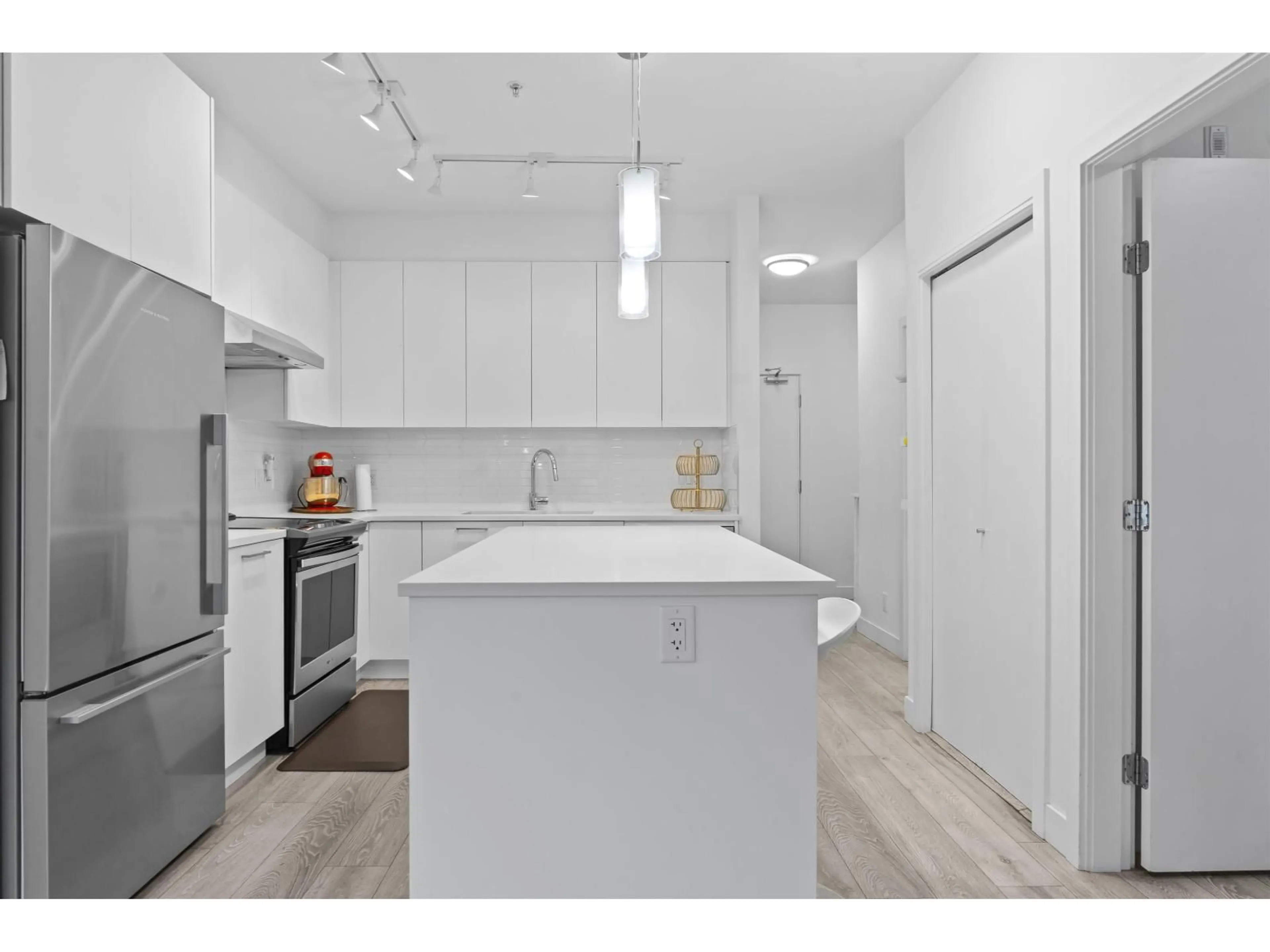 Unknown for 306 - 7809 209, Langley British Columbia V2Y3N6