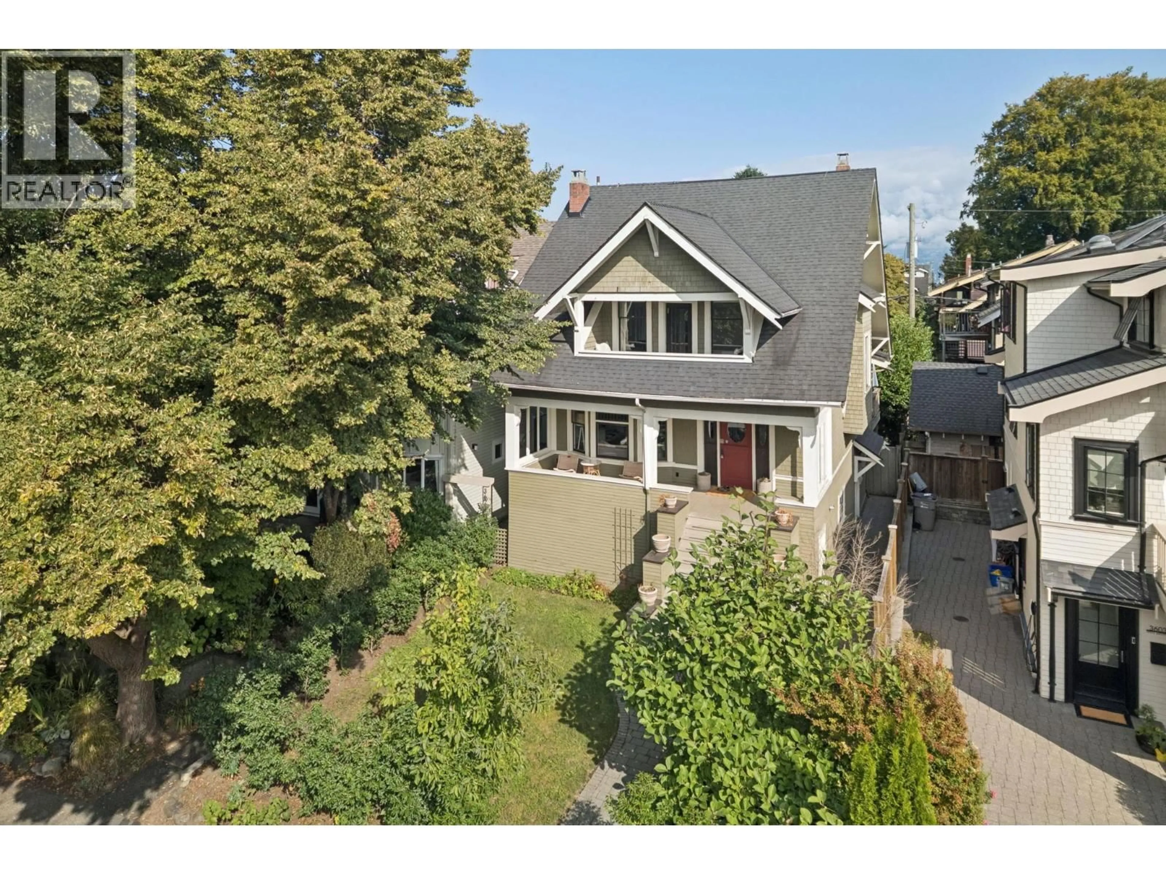 A pic from outside/outdoor area/front of a property/back of a property/a pic from drone, street for 3617 WEST 2ND AVENUE, Vancouver British Columbia V6R1J6