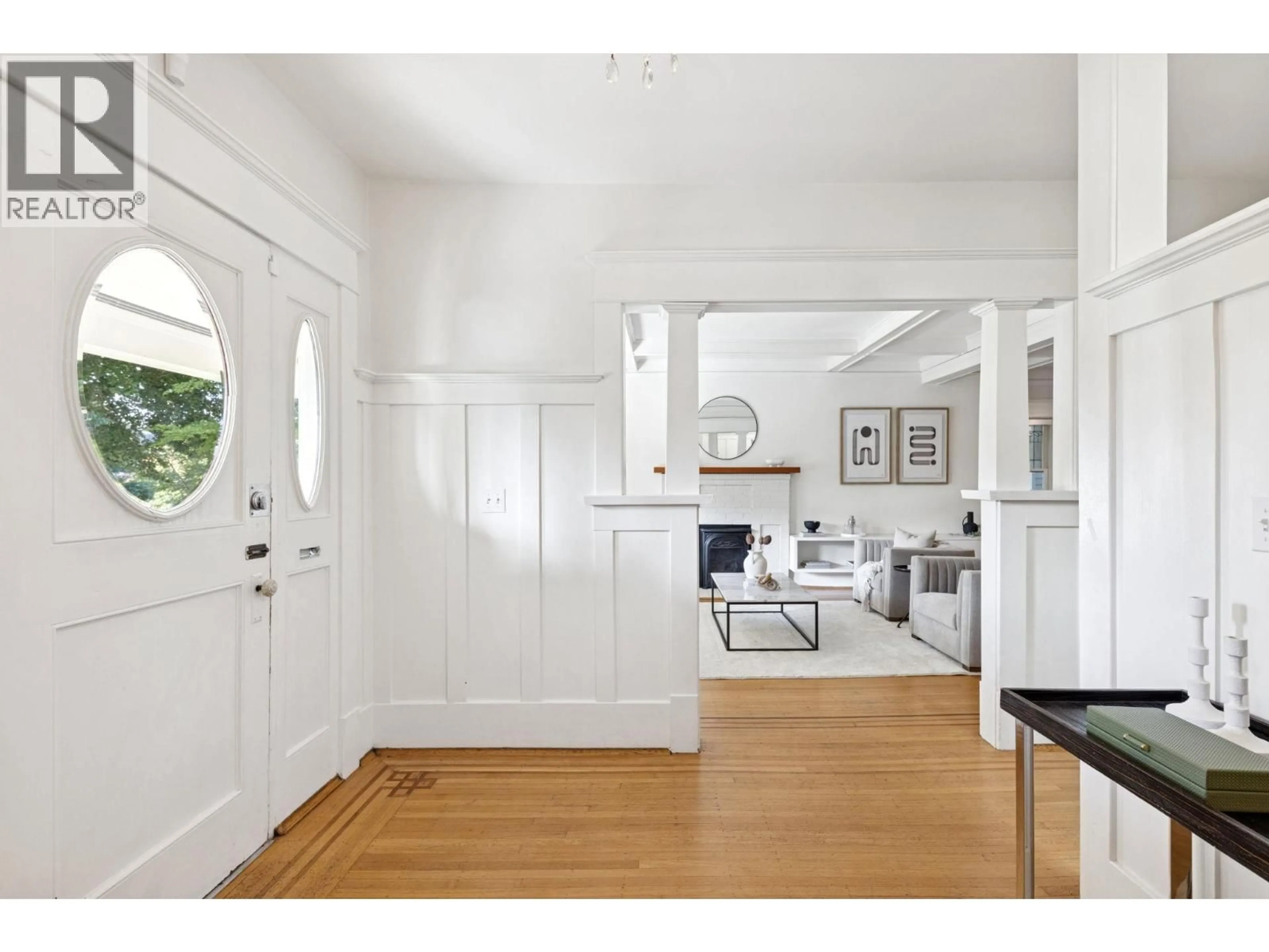 Indoor entryway for 3617 WEST 2ND AVENUE, Vancouver British Columbia V6R1J6