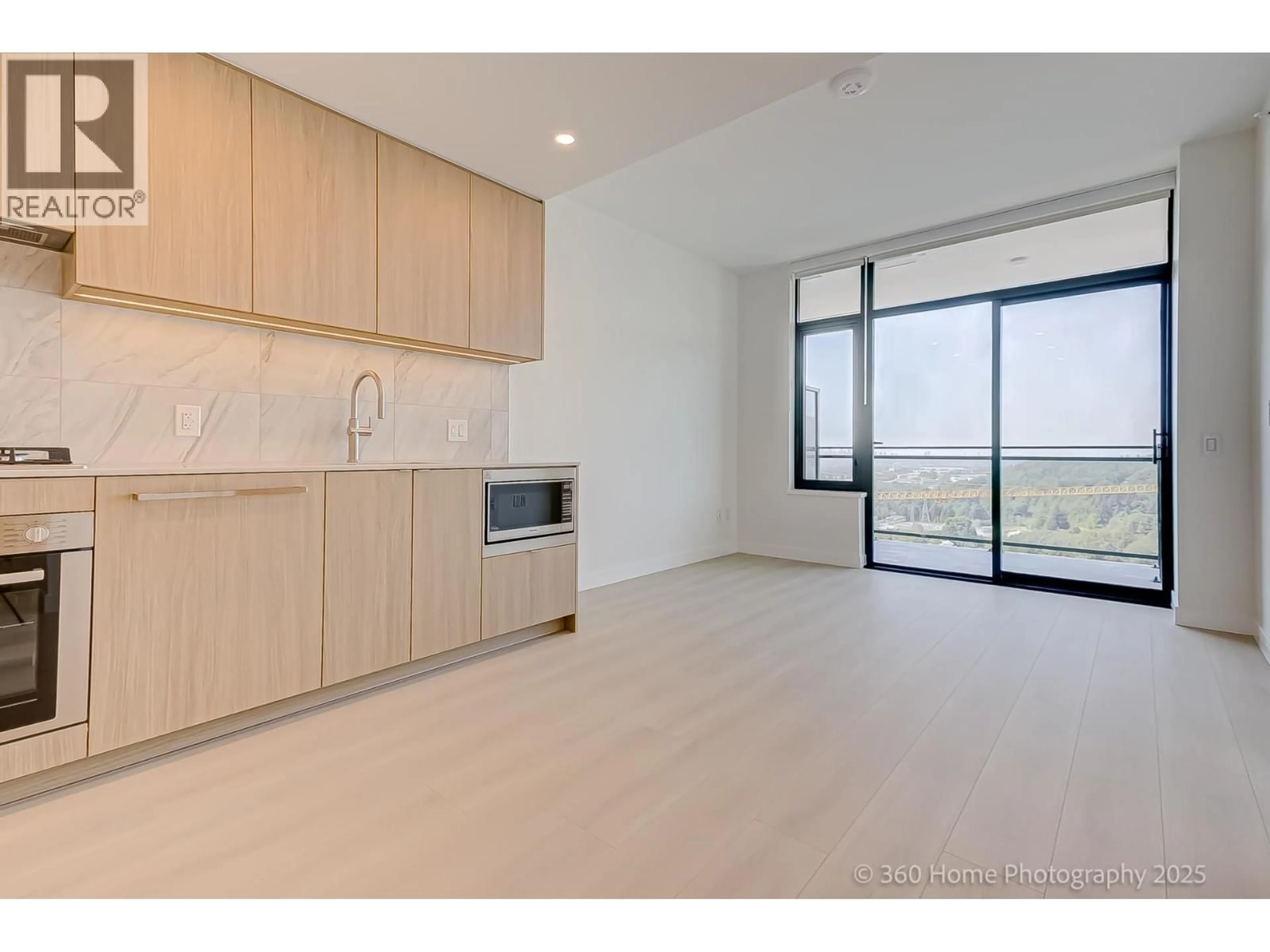 Unknown for 2304 - 626 CLAREMONT STREET, Coquitlam British Columbia V3J0T1