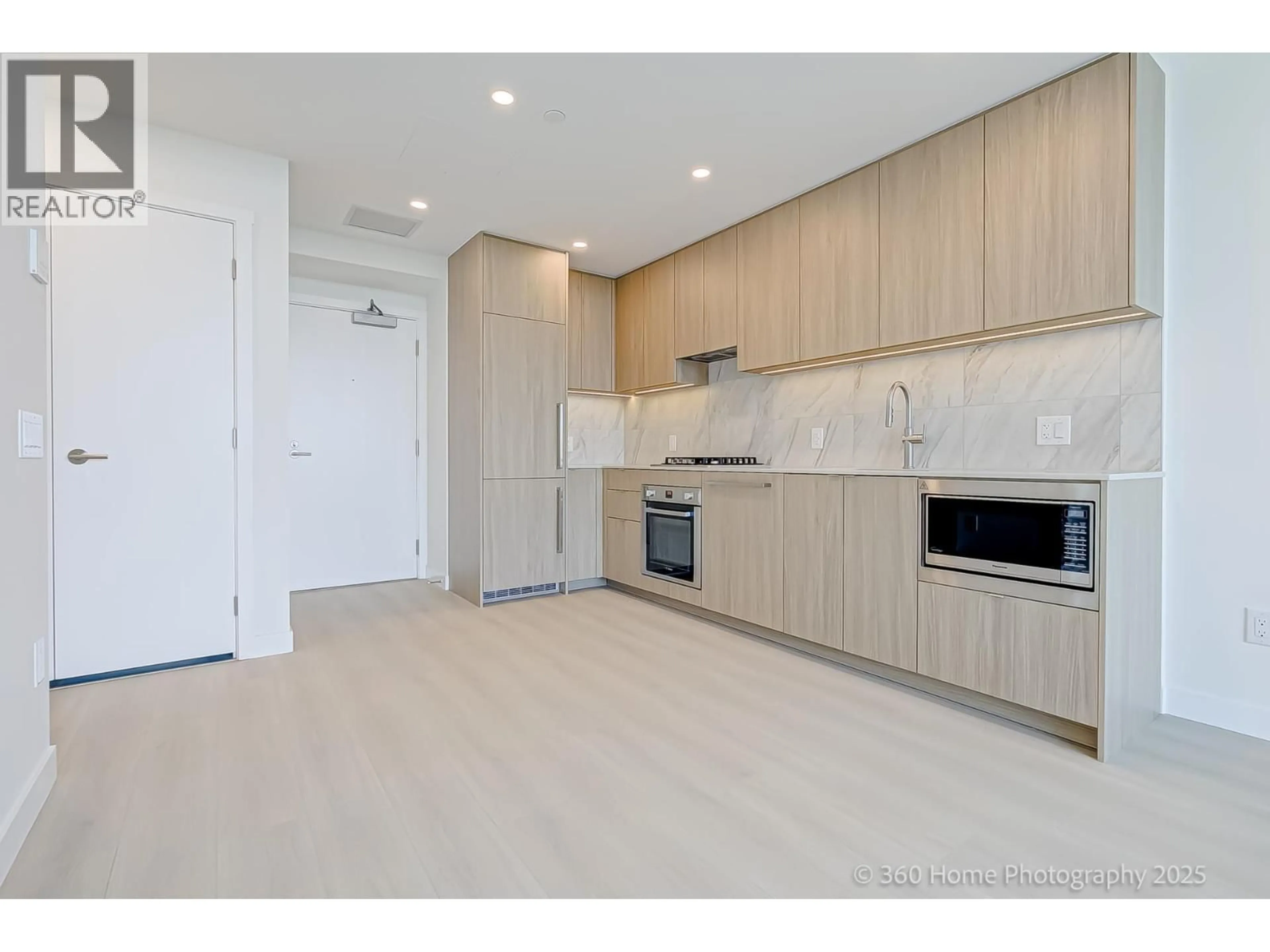 Standard kitchen, unknown for 2304 - 626 CLAREMONT STREET, Coquitlam British Columbia V3J0T1