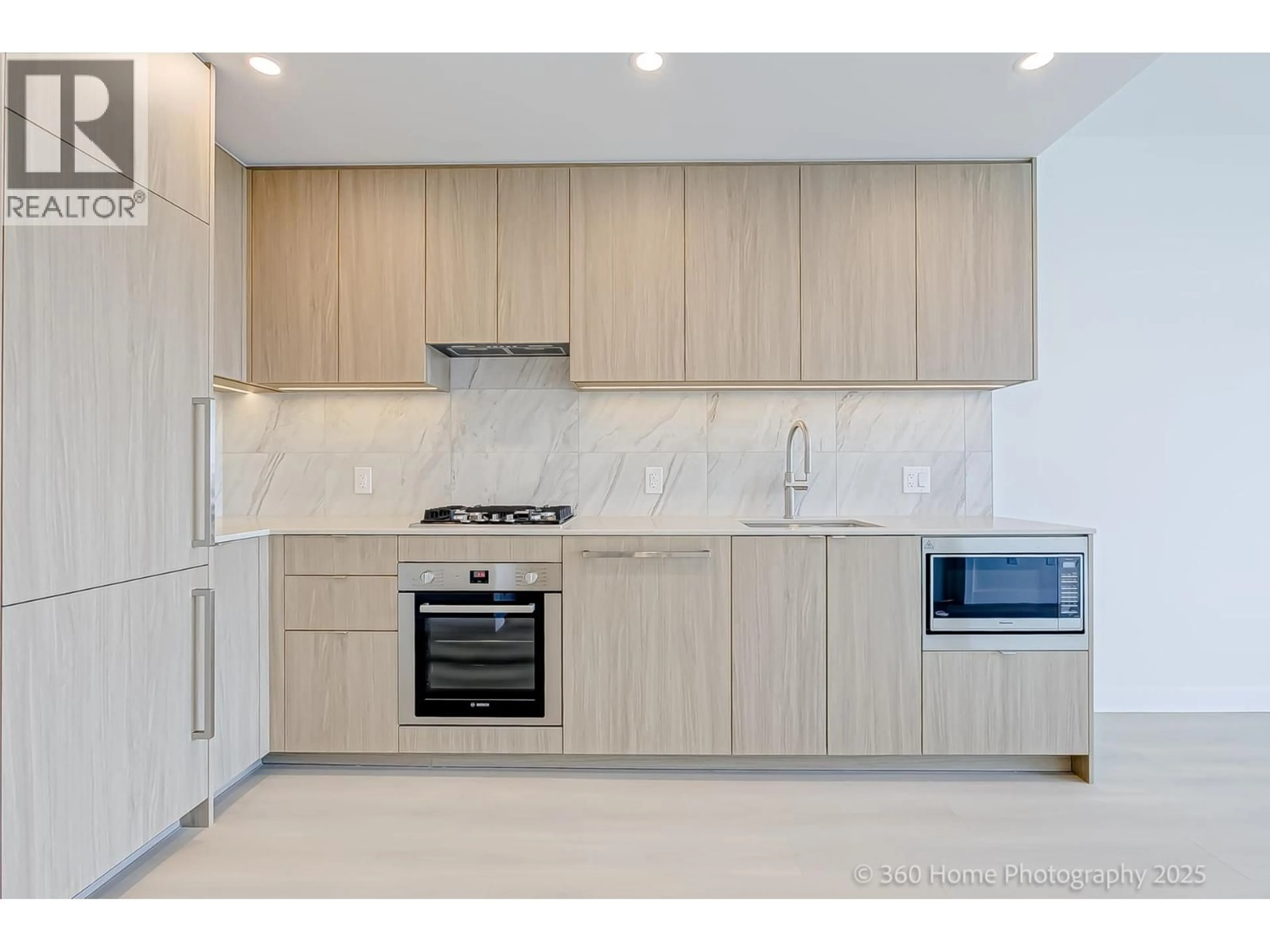 Standard kitchen, unknown for 2304 - 626 CLAREMONT STREET, Coquitlam British Columbia V3J0T1