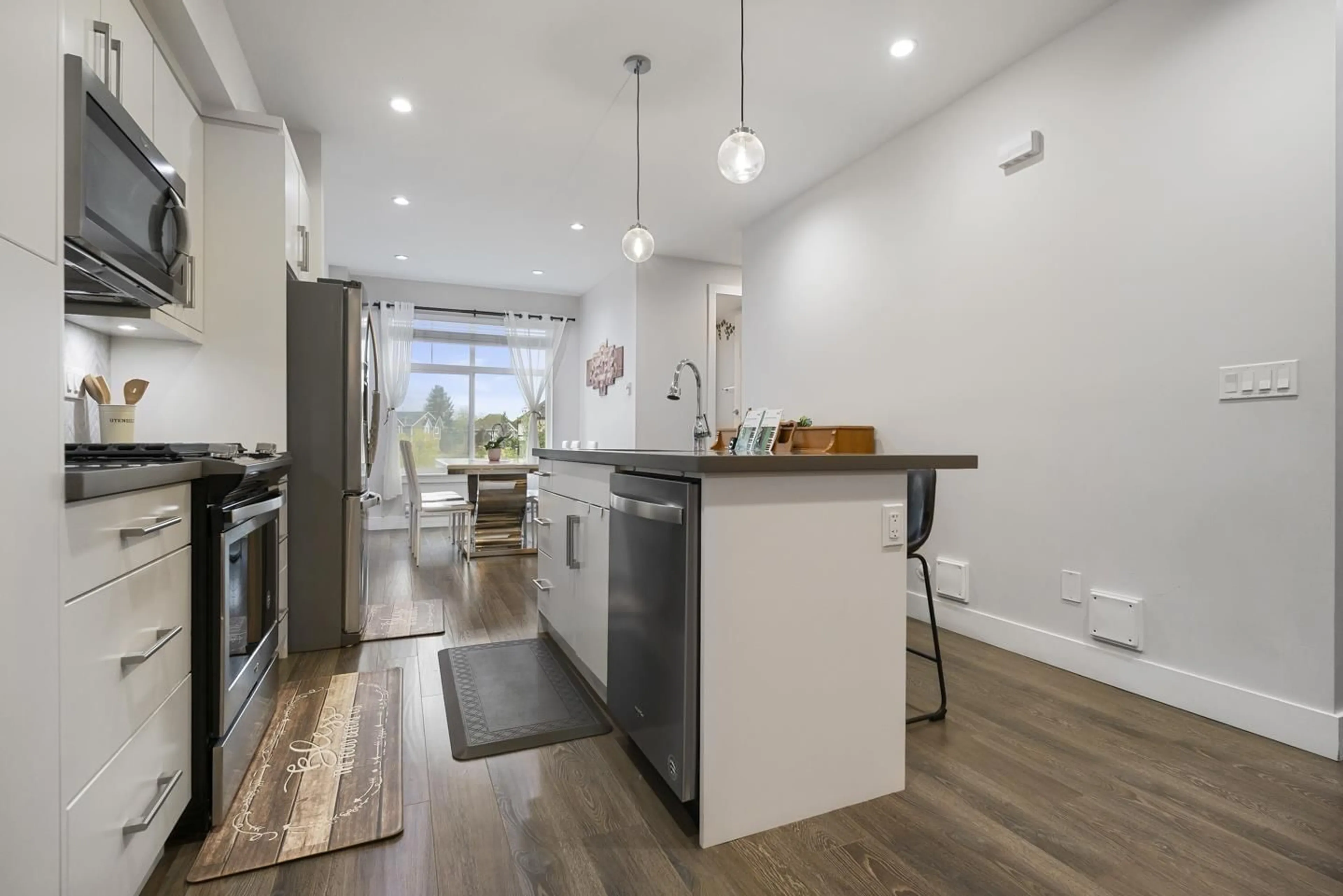 Open concept kitchen, unknown for 52 - 14541 WINTER, Surrey British Columbia V4P0G5
