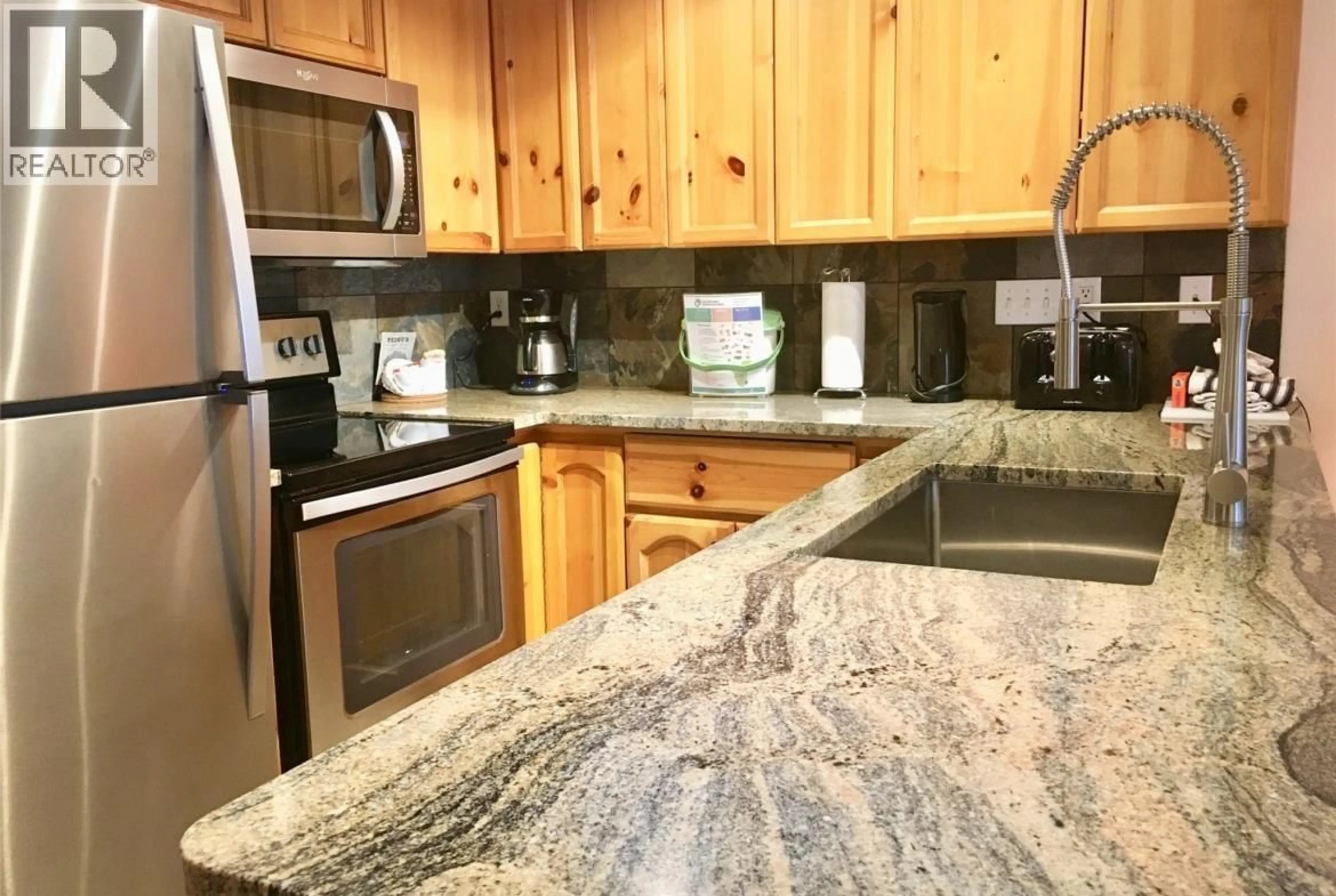 Standard kitchen, unknown for 19 - 4375 NORTHLANDS BOULEVARD, Whistler British Columbia V0N1B4