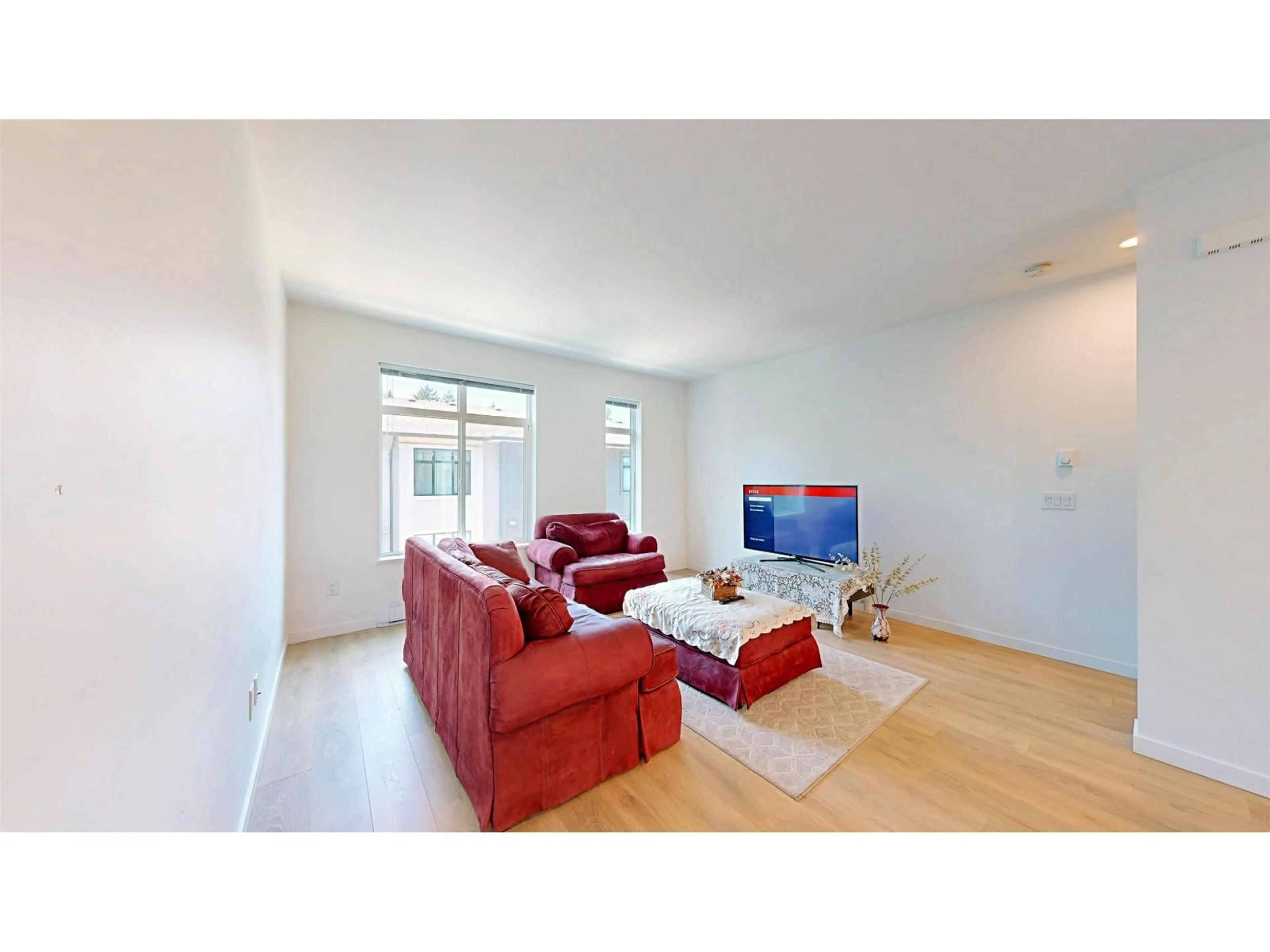 Living room with furniture, unknown for 130 - 15235 SITKA, Surrey British Columbia V3S0A9