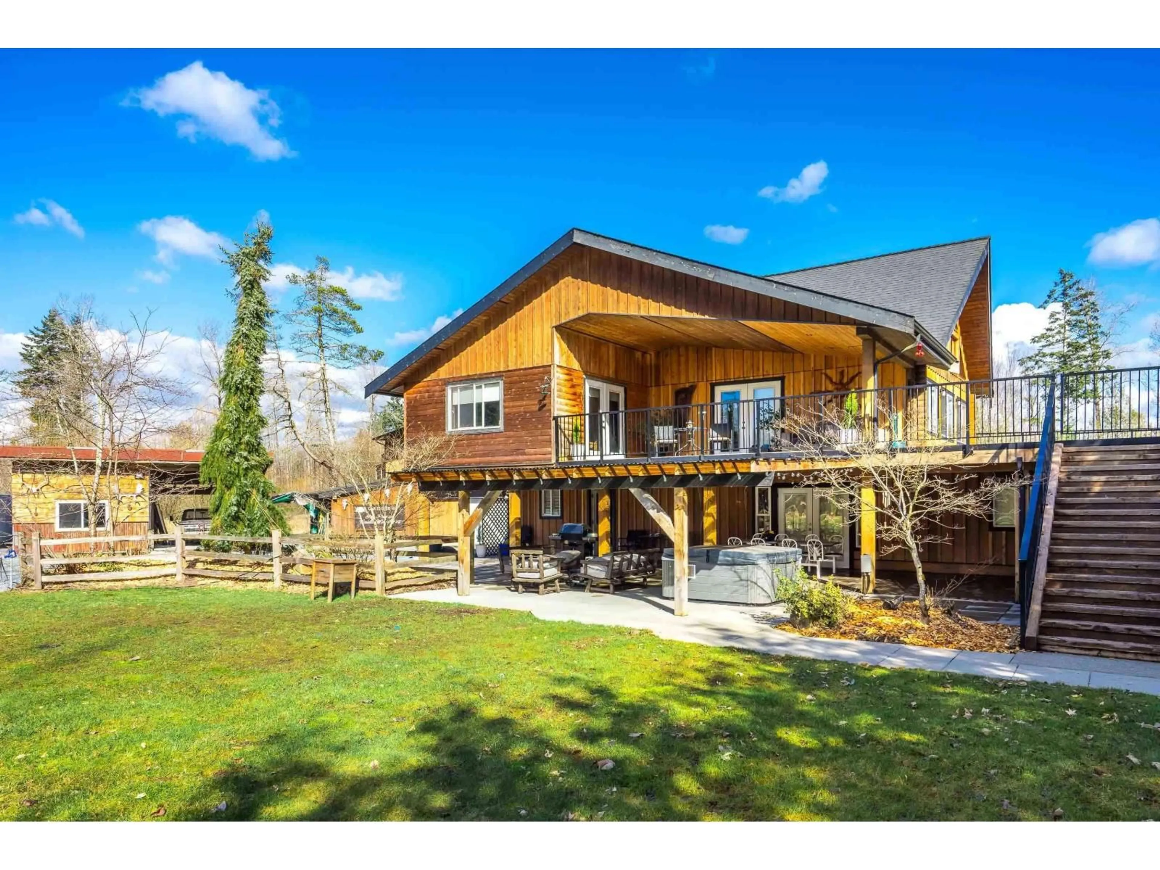 A pic from outside/outdoor area/front of a property/back of a property/a pic from drone, building for 7007 264, Langley British Columbia V4W1M8