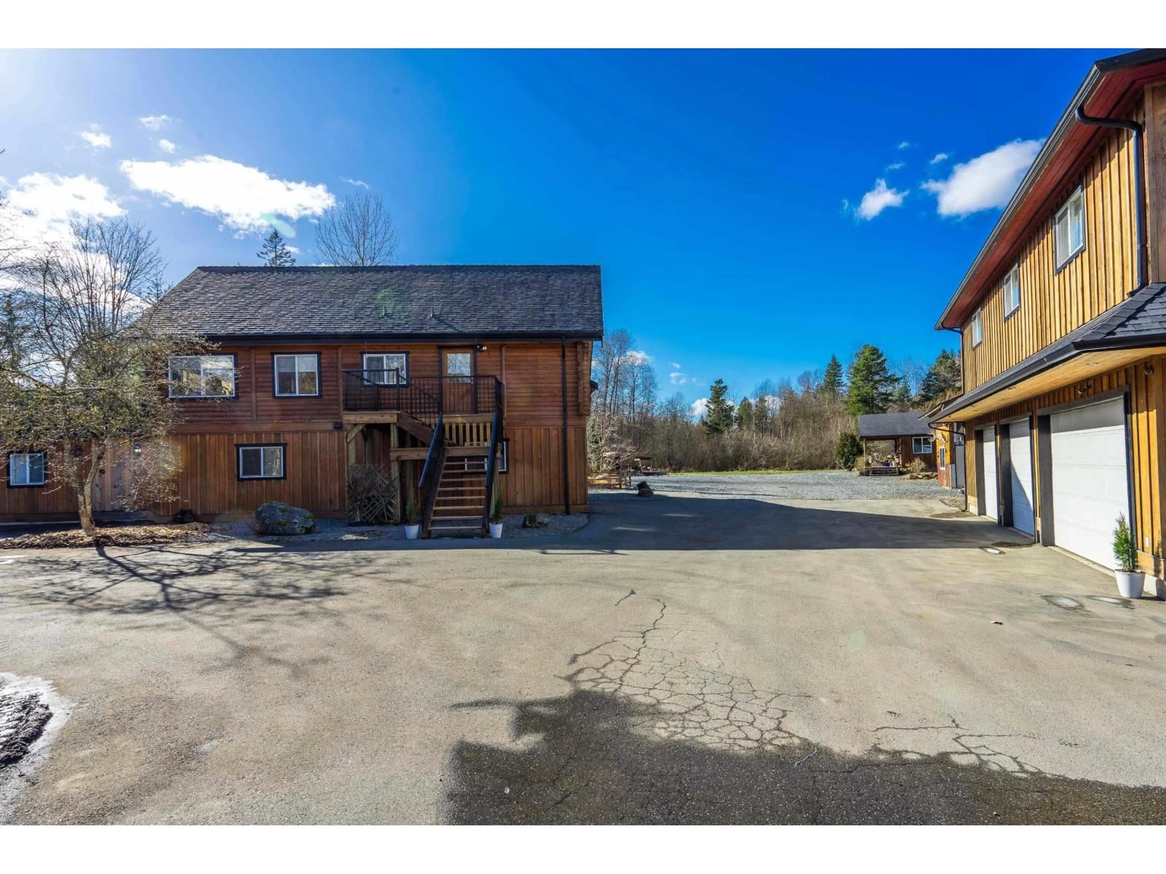 A pic from outside/outdoor area/front of a property/back of a property/a pic from drone, building for 7007 264, Langley British Columbia V4W1M8