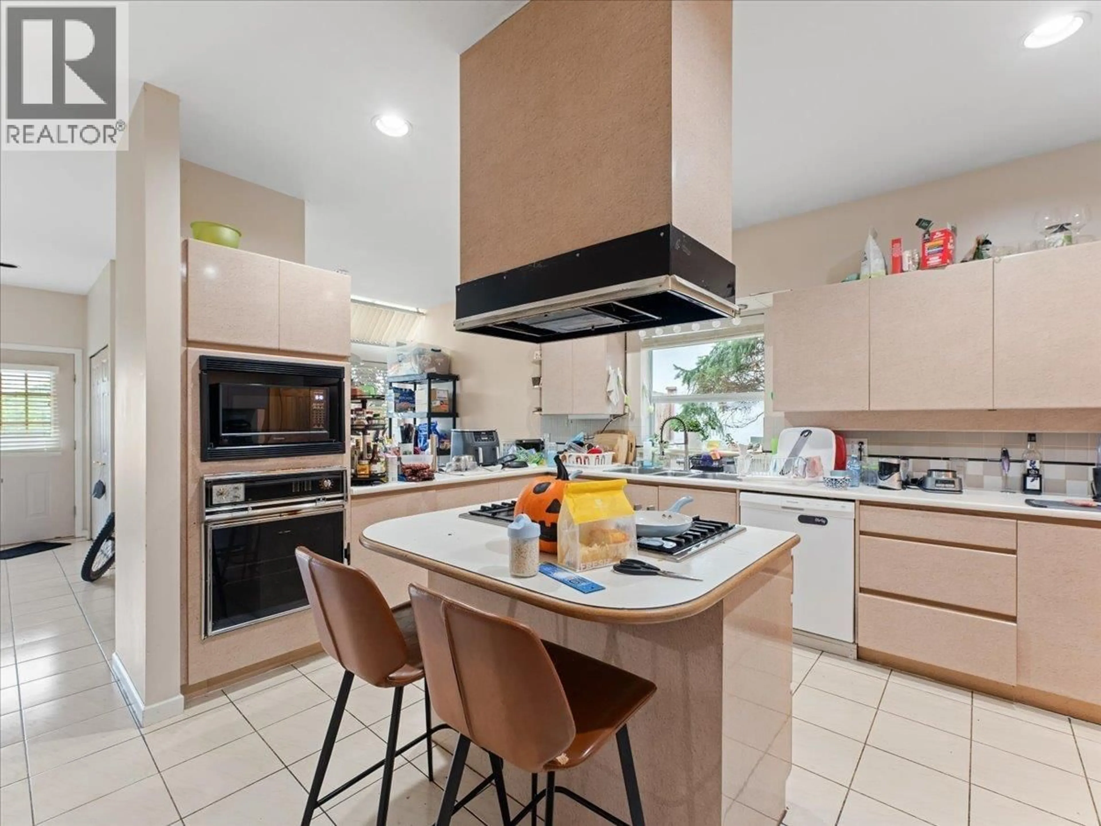 Contemporary kitchen, ceramic/tile floor for 6288 CAMBIE STREET, Vancouver British Columbia V5Z3B4