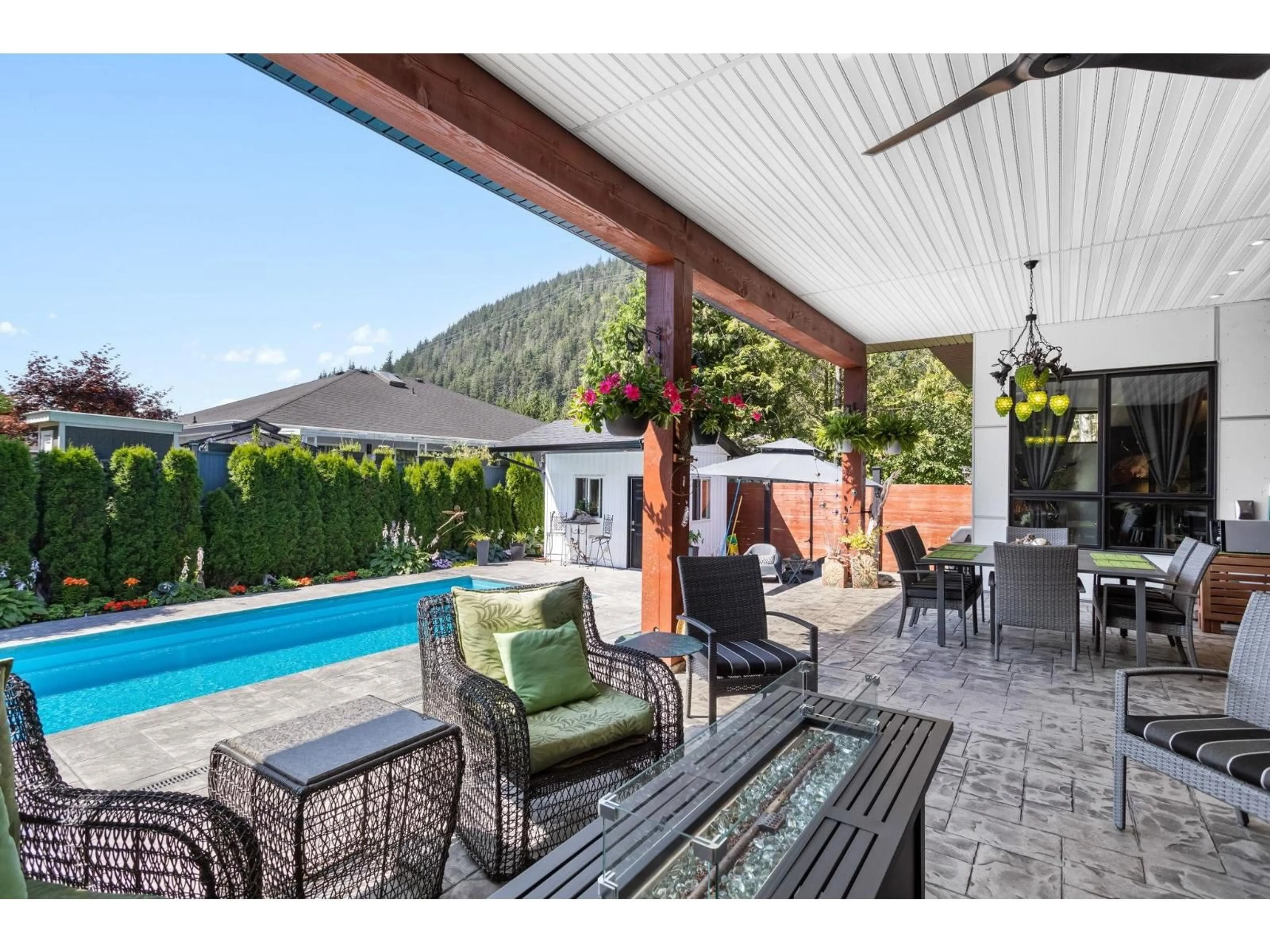 Patio, mountain view for 464 ALDER AVENUE, Harrison Hot Springs British Columbia V0M1K0