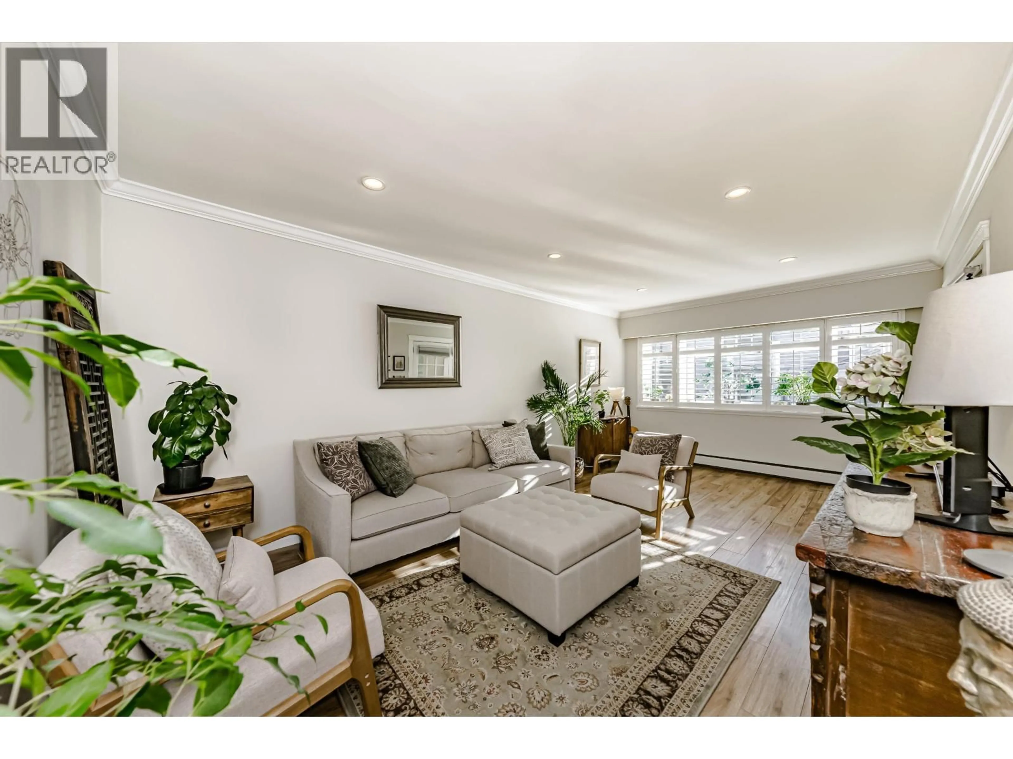 Living room with furniture, unknown for 305 - 2430 POINT GREY ROAD, Vancouver British Columbia V6K1A2