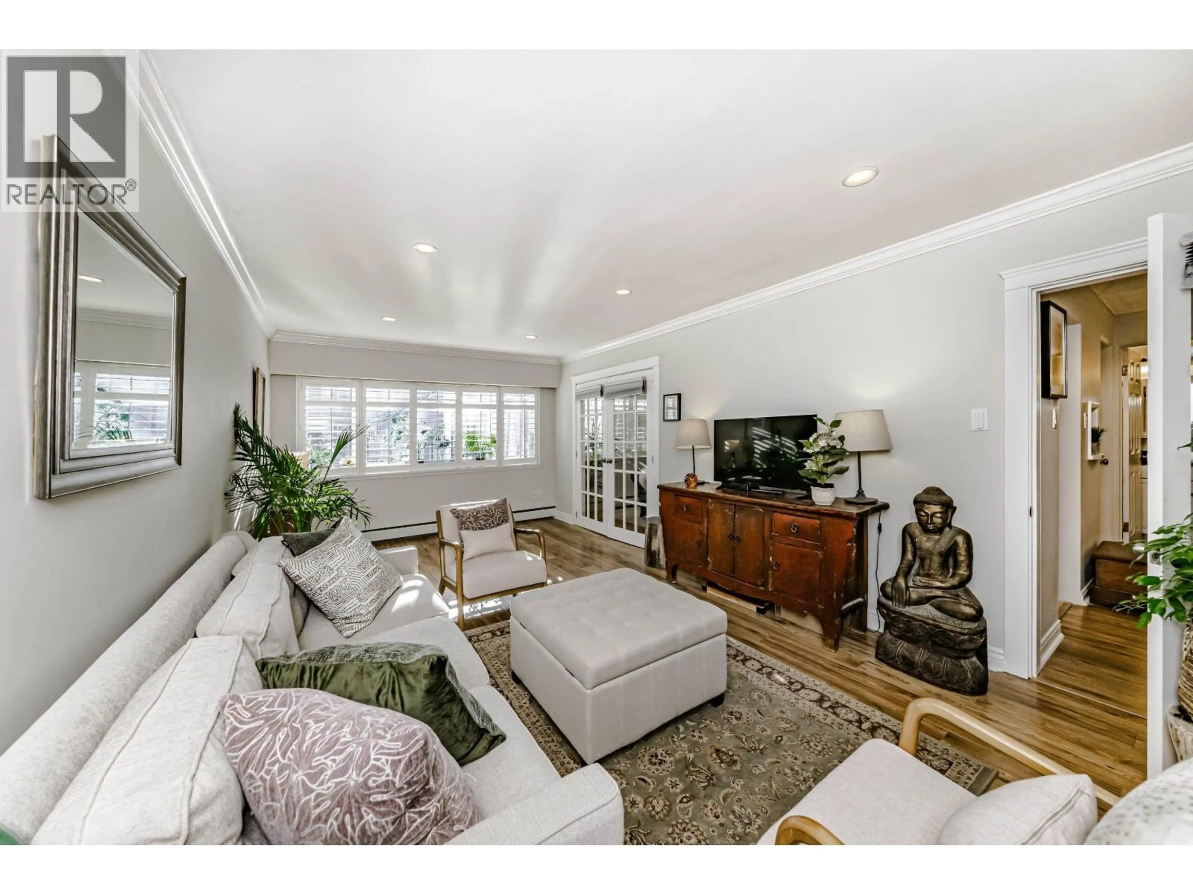 Living room with furniture, unknown for 305 - 2430 POINT GREY ROAD, Vancouver British Columbia V6K1A2