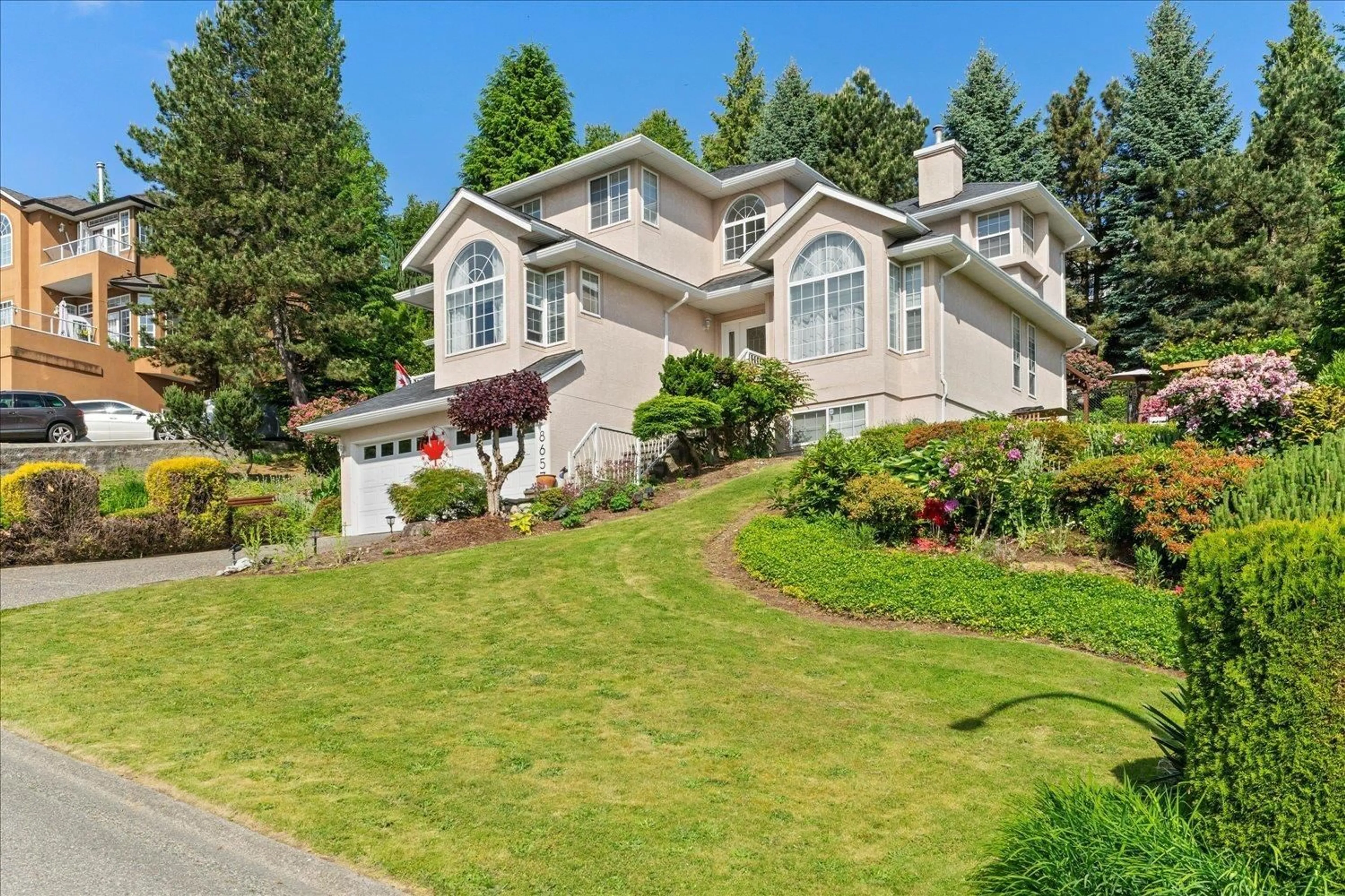 Home with vinyl exterior material, mountain view for 8657 SUNBURST PLACE, Chilliwack British Columbia V2R3J1