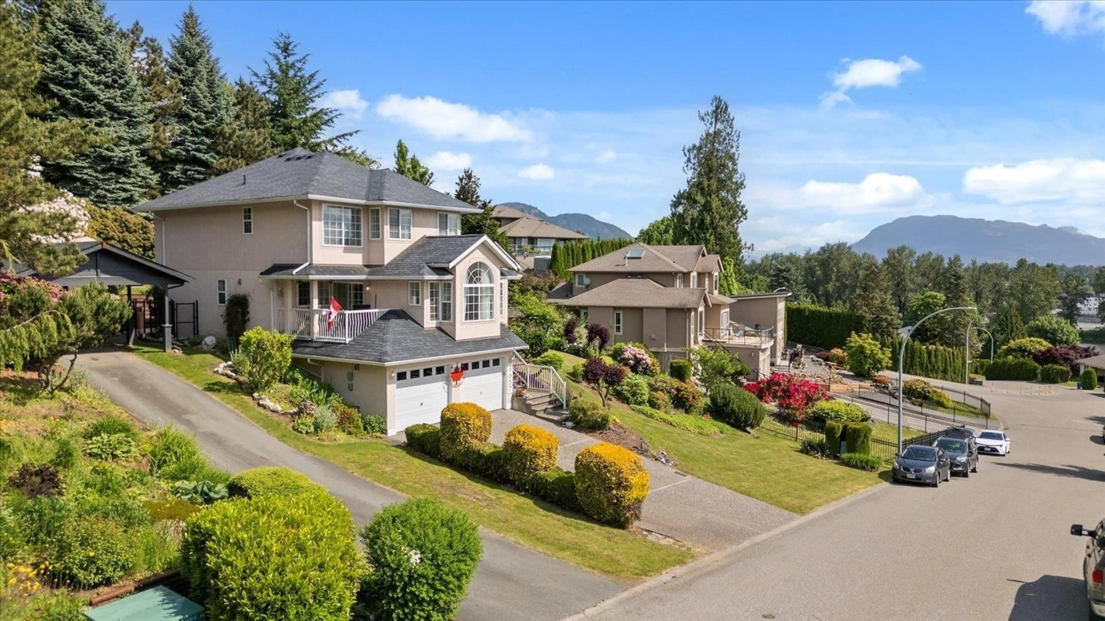 A pic from outside/outdoor area/front of a property/back of a property/a pic from drone, unknown for 8657 SUNBURST PLACE, Chilliwack British Columbia V2R3J1