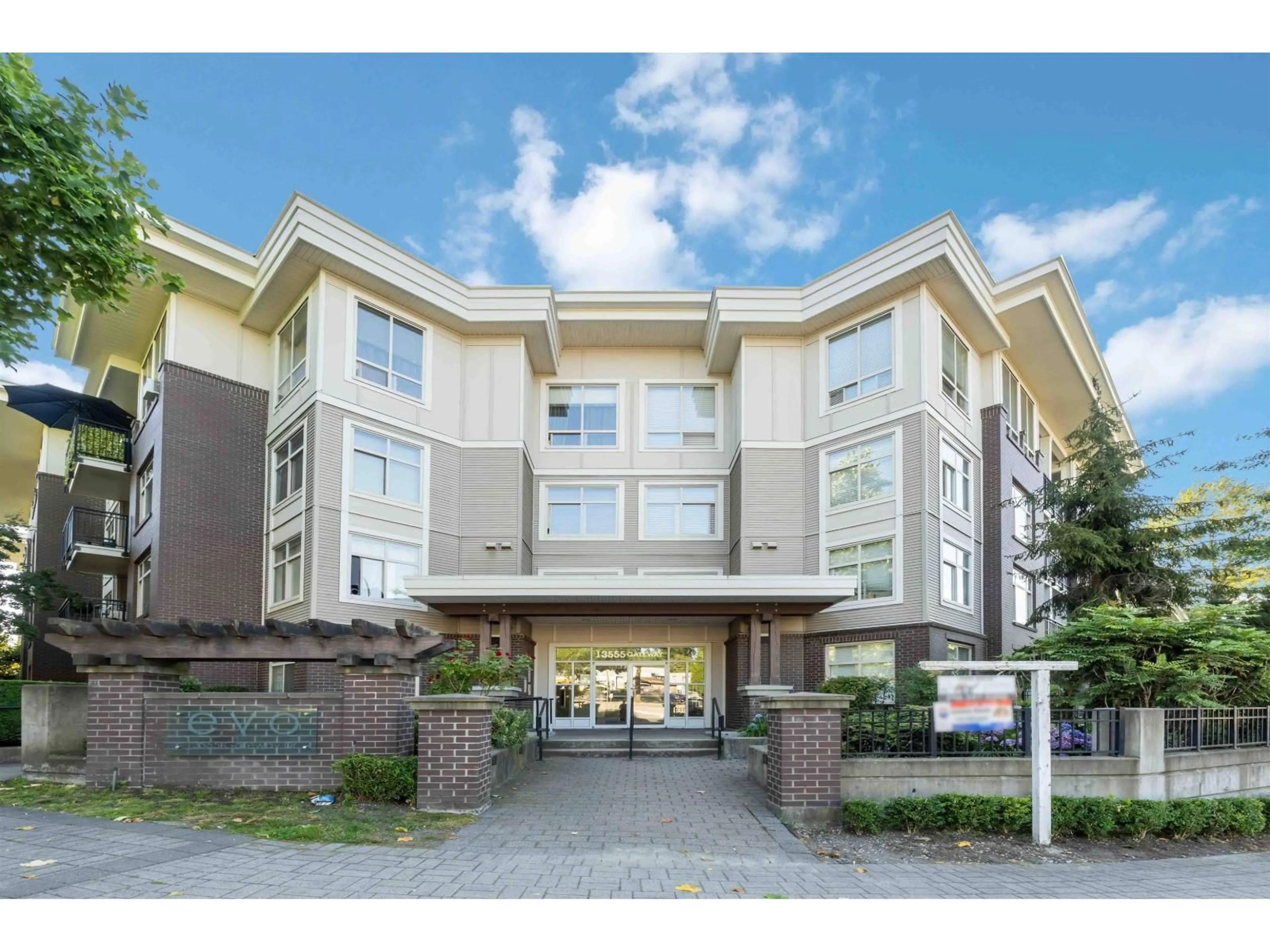 Unknown for 216 - 13555 GATEWAY, Surrey British Columbia V3T0B5