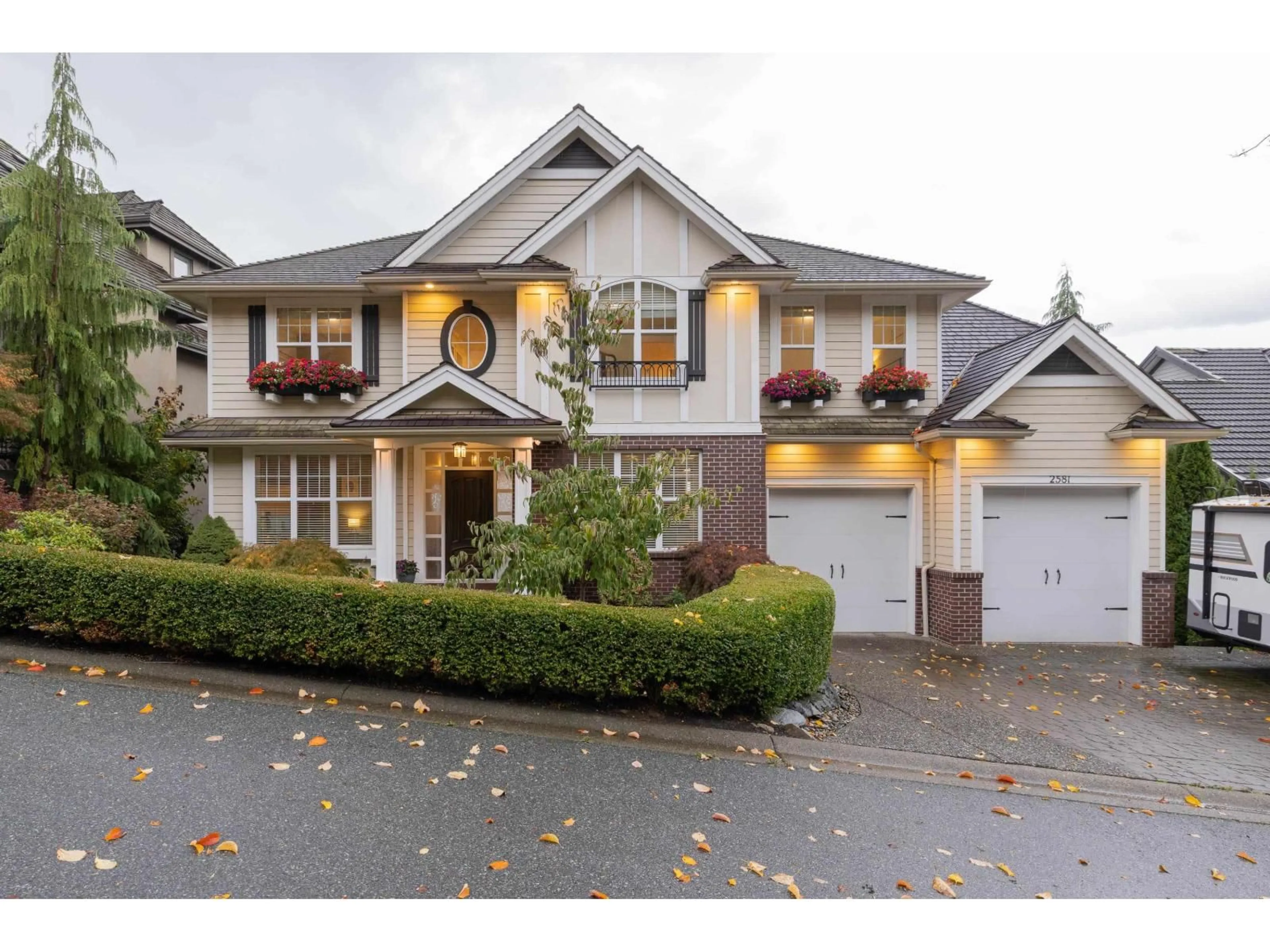 Home with brick exterior material, street for 2581 EAGLE MOUNTAIN, Abbotsford British Columbia V3G0B1