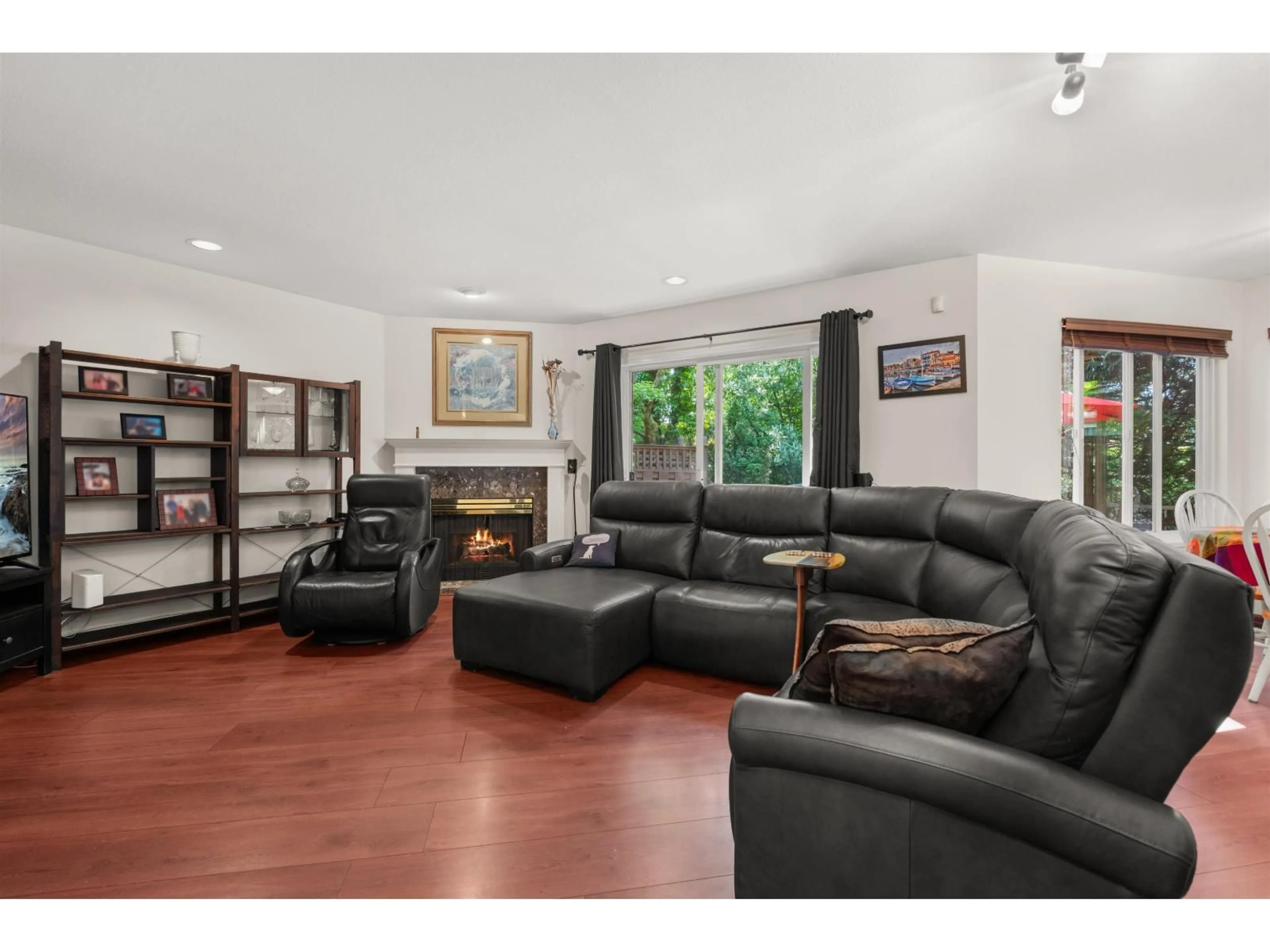 Living room with furniture, unknown for 63 - 16061 85, Surrey British Columbia V4N4Y5