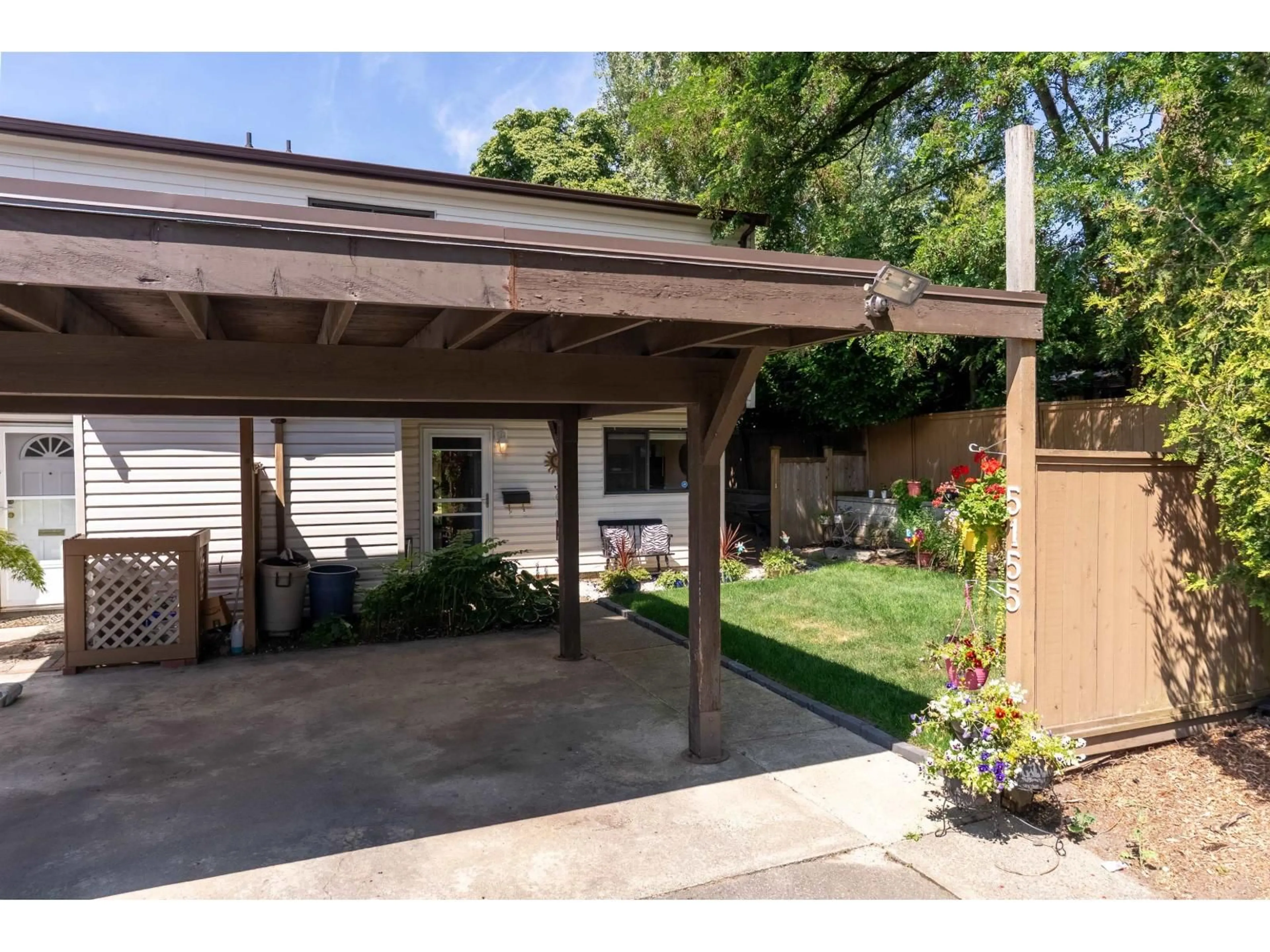 Unknown for 5155 203, Langley British Columbia V3A1V6