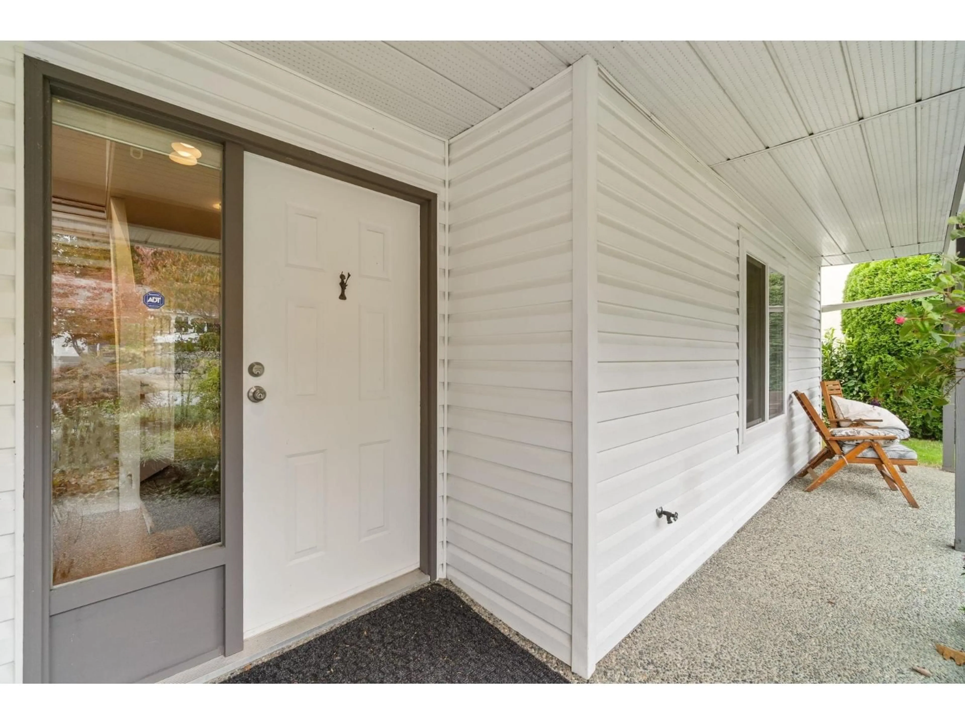 Indoor entryway for 36034 SOUTHRIDGE, Abbotsford British Columbia V2S4N4