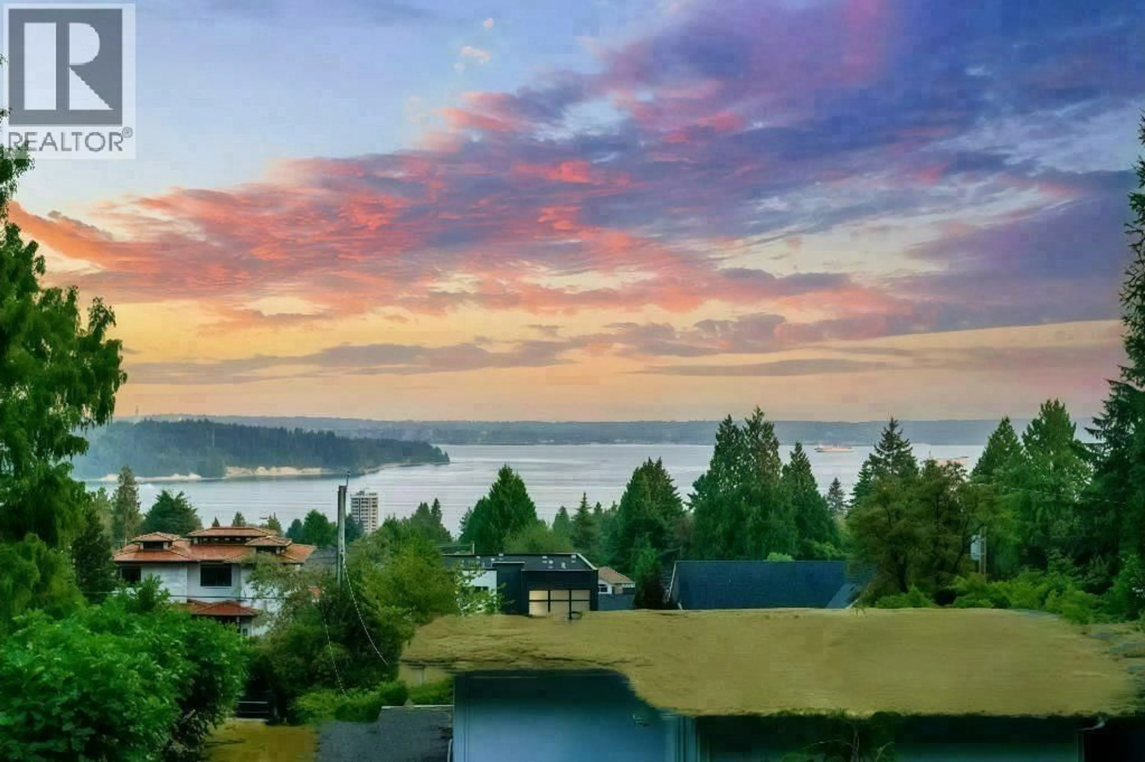 A pic from outside/outdoor area/front of a property/back of a property/a pic from drone, water/lake/river/ocean view for 1550 PALMERSTON AVENUE, West Vancouver British Columbia V7V4R1