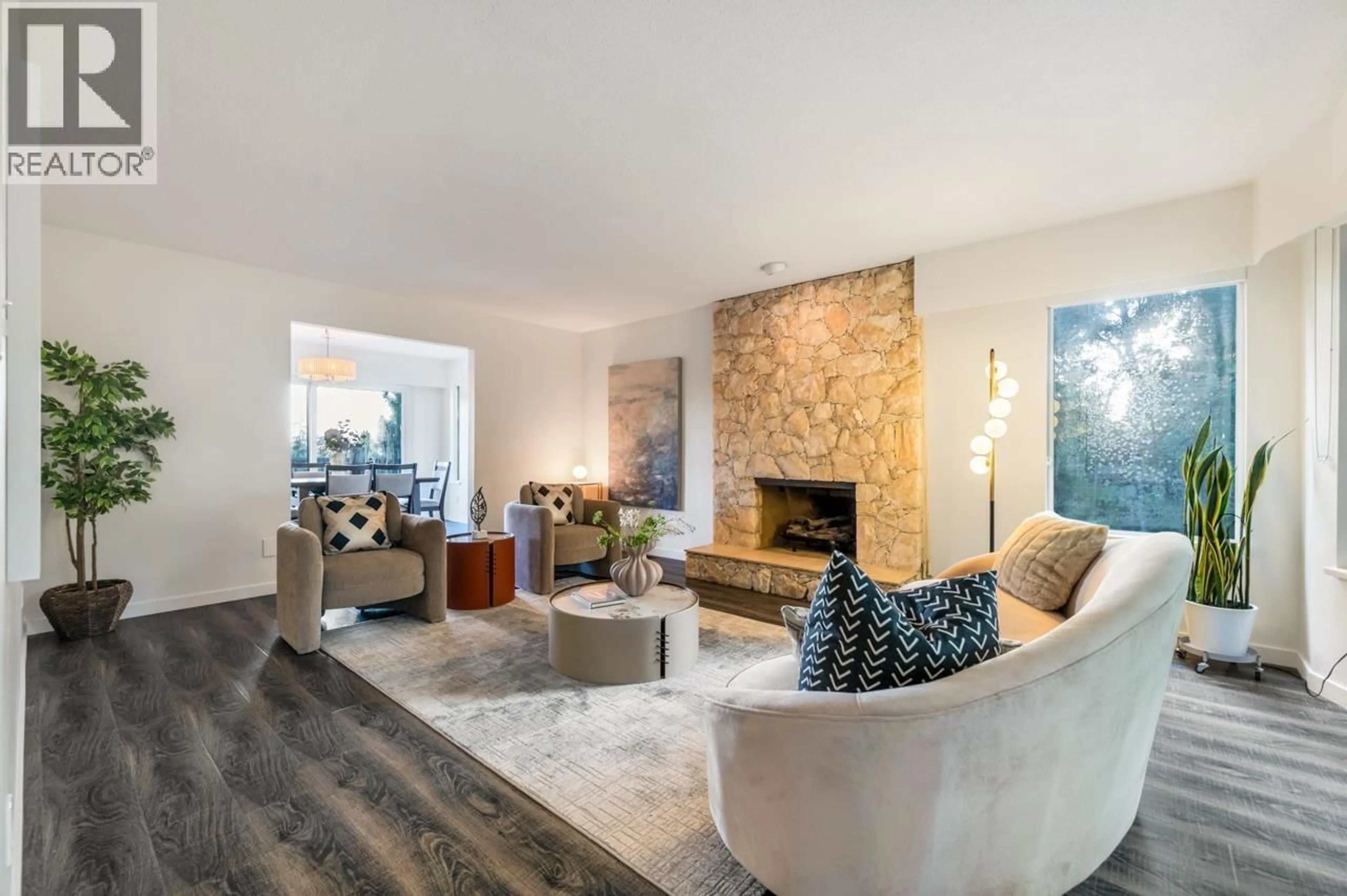 Living room with furniture, unknown for 1550 PALMERSTON AVENUE, West Vancouver British Columbia V7V4R1