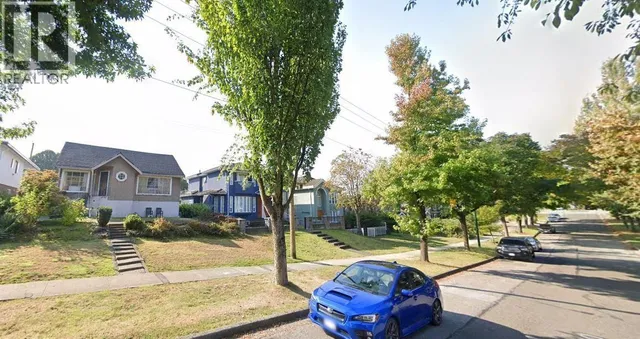 2772 5TH AVENUE, Vancouver 3
