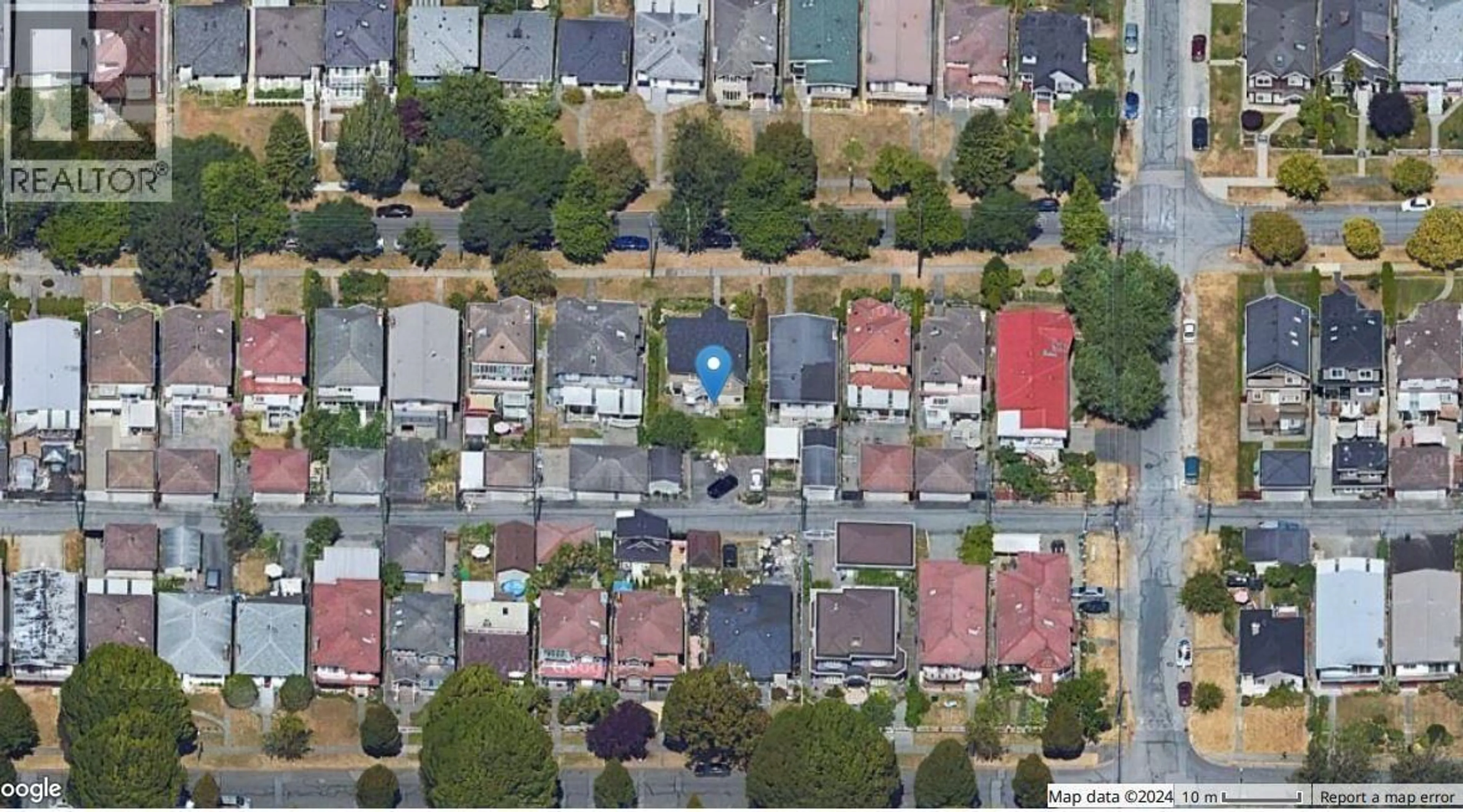 A pic from outside/outdoor area/front of a property/back of a property/a pic from drone, street for 2772 5TH AVENUE, Vancouver British Columbia V5M1N2