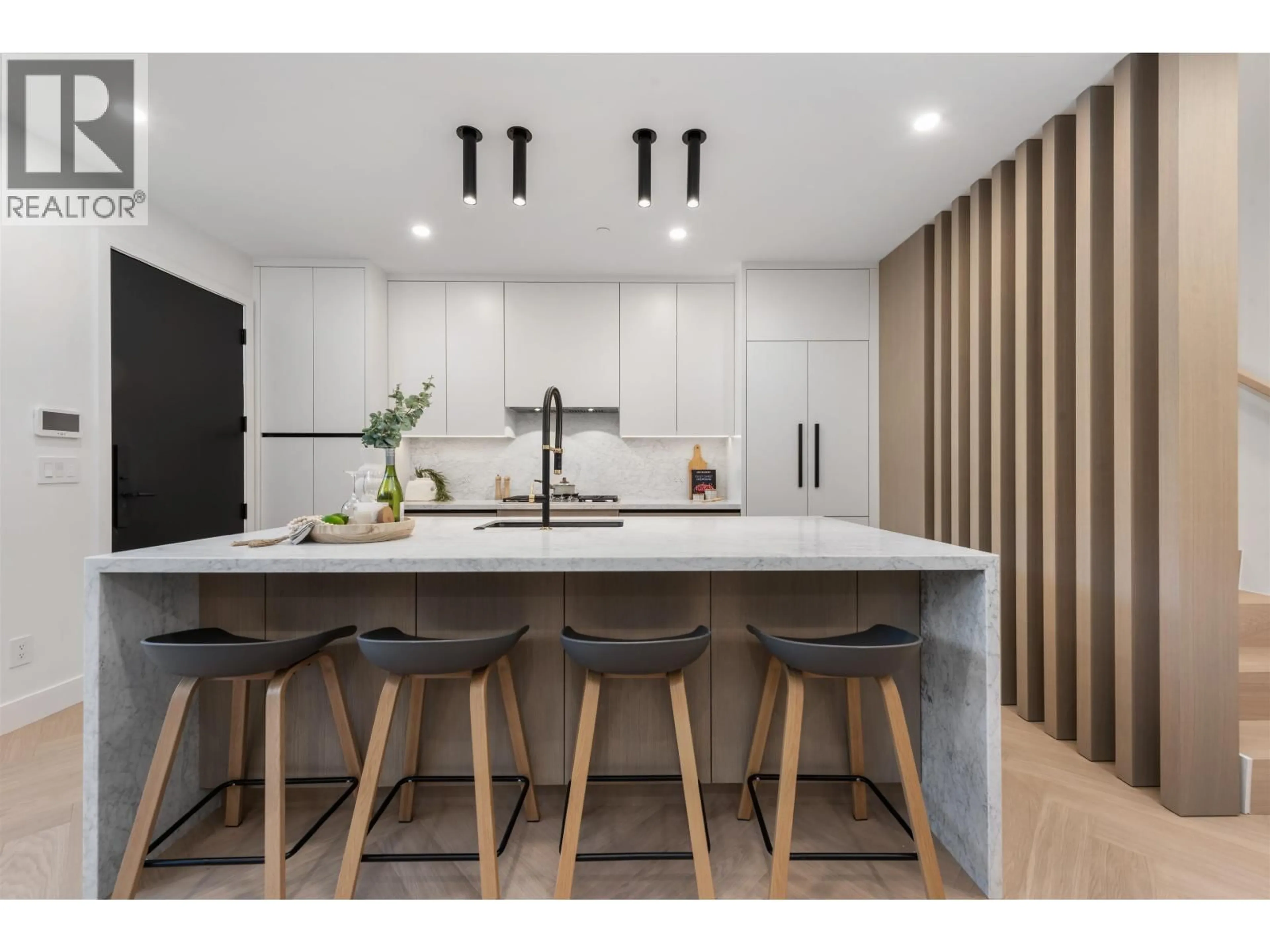 Contemporary kitchen, unknown for 2 - 280 32 AVENUE, Vancouver British Columbia V5V2Y3