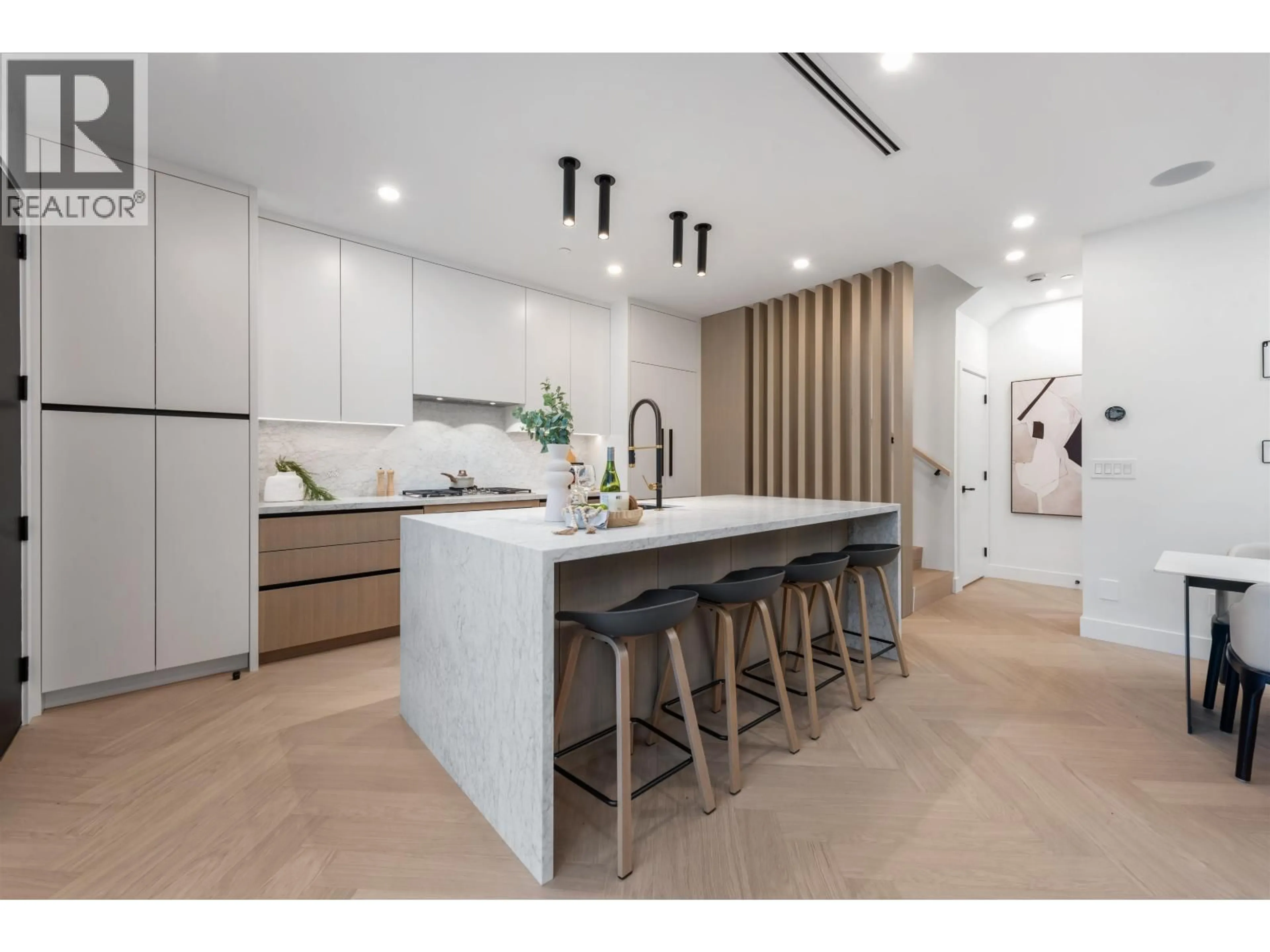 Contemporary kitchen, unknown for 2 - 280 32 AVENUE, Vancouver British Columbia V5V2Y3