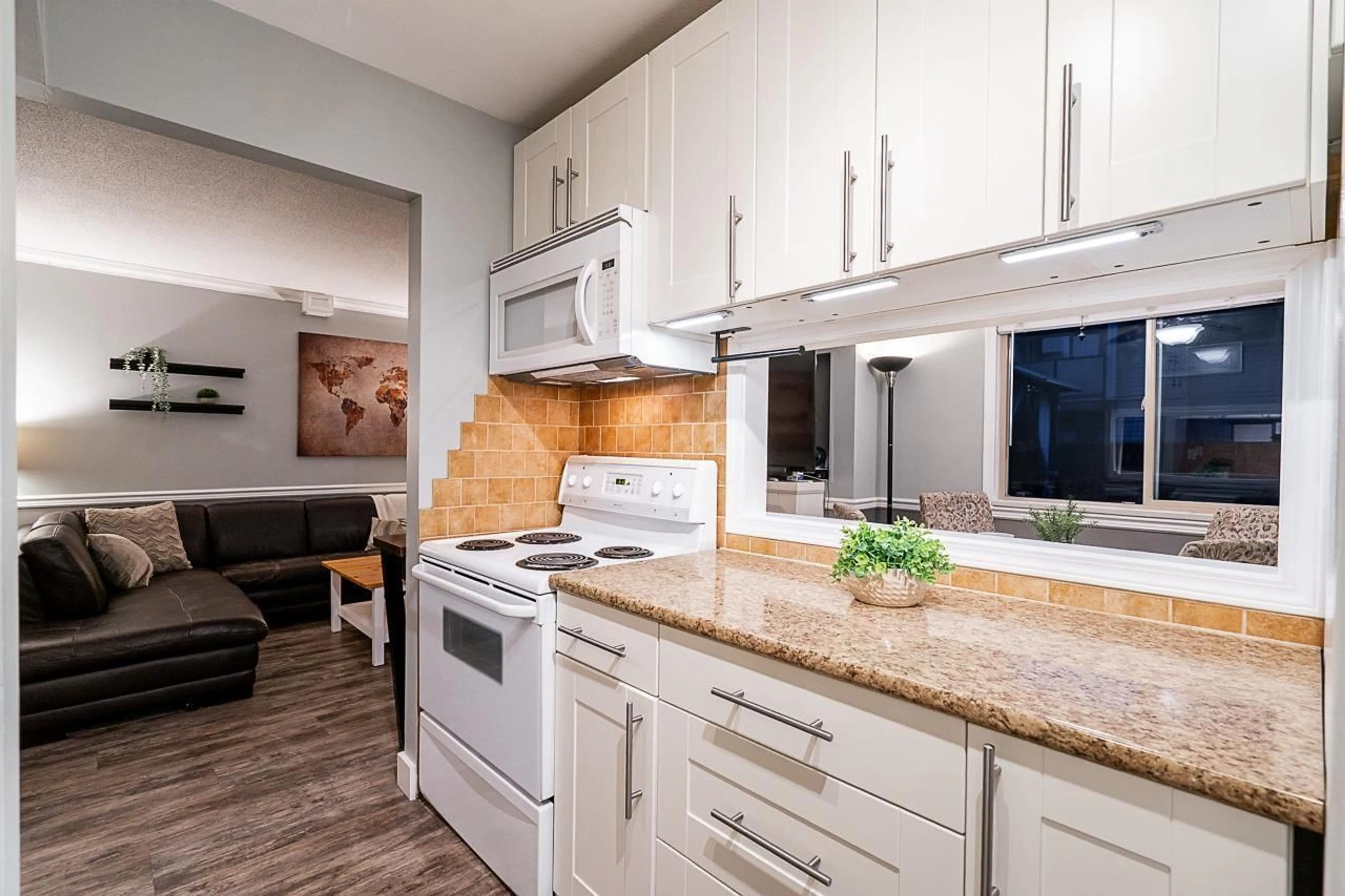 Open concept kitchen, ceramic/tile floor for 63 - 27456 32, Langley British Columbia V4W3P3