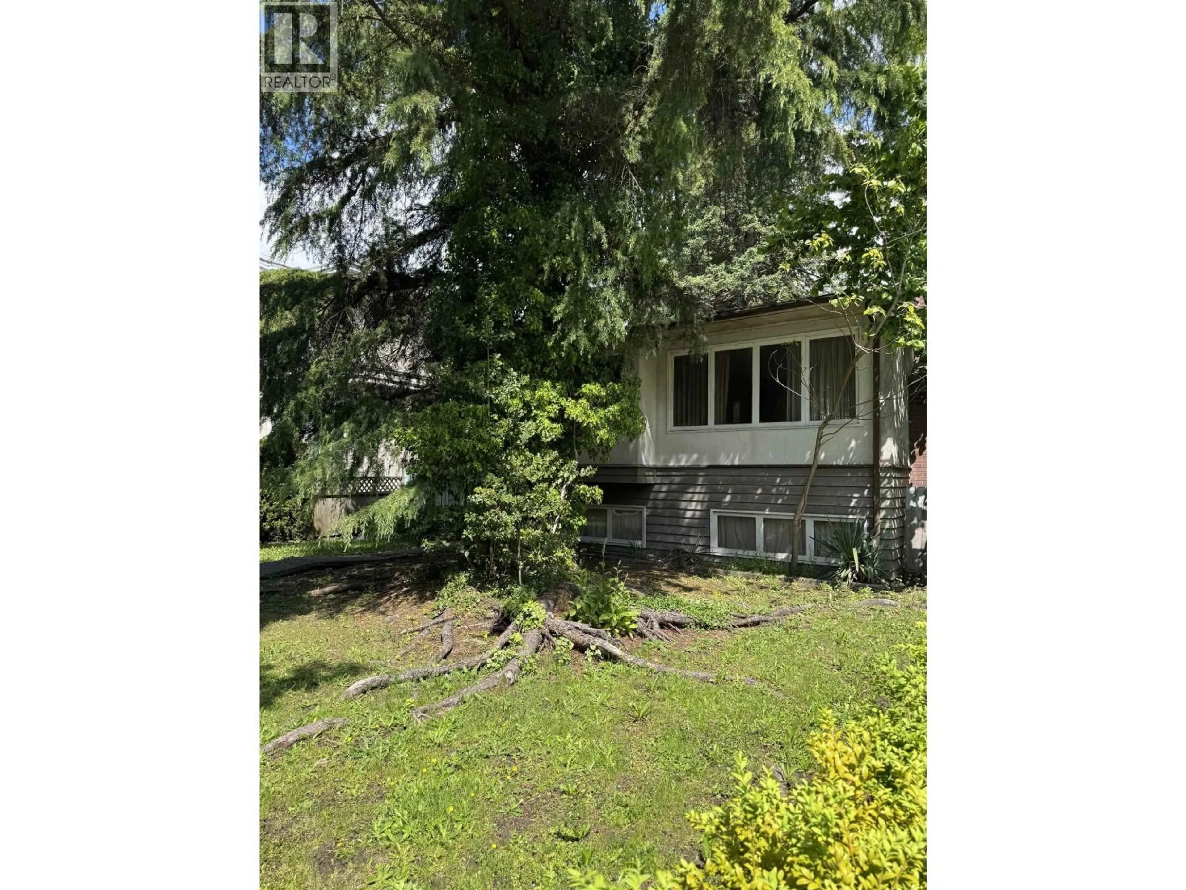 A pic from outside/outdoor area/front of a property/back of a property/a pic from drone, street for 2511 UPLAND DRIVE, Vancouver British Columbia V5S2B6