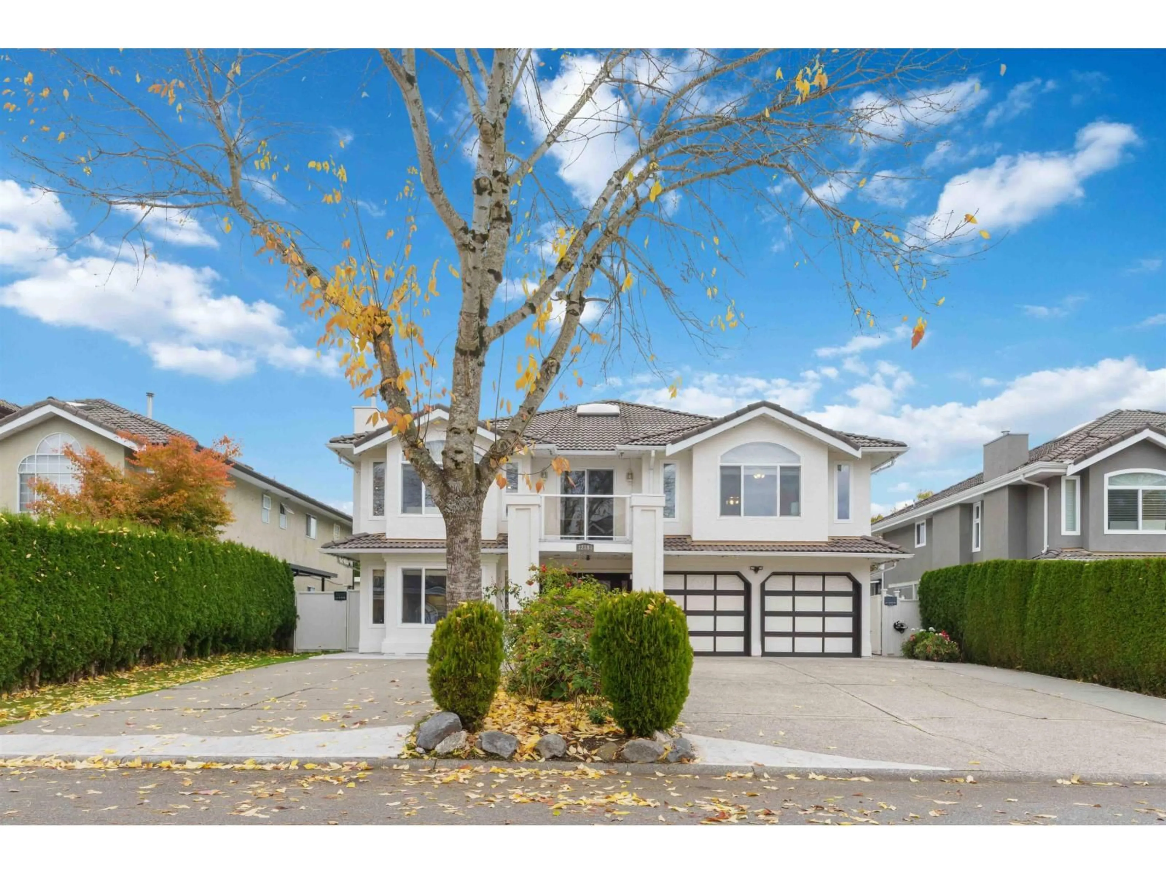 Home with vinyl exterior material, street for 12183 77, Surrey British Columbia V3W1J3