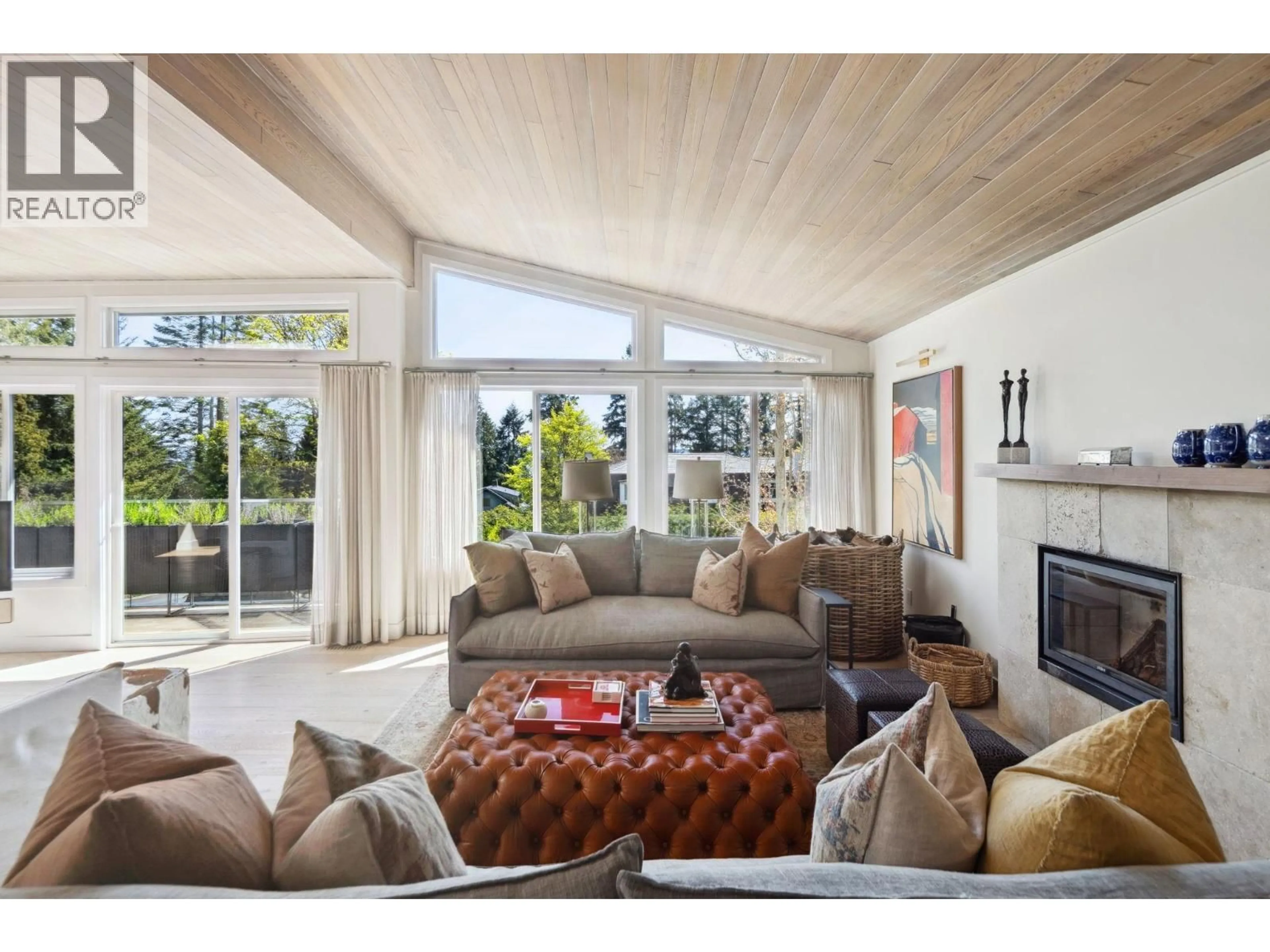 Living room with furniture, unknown for 4445 STONE COURT, West Vancouver British Columbia V7W2V4