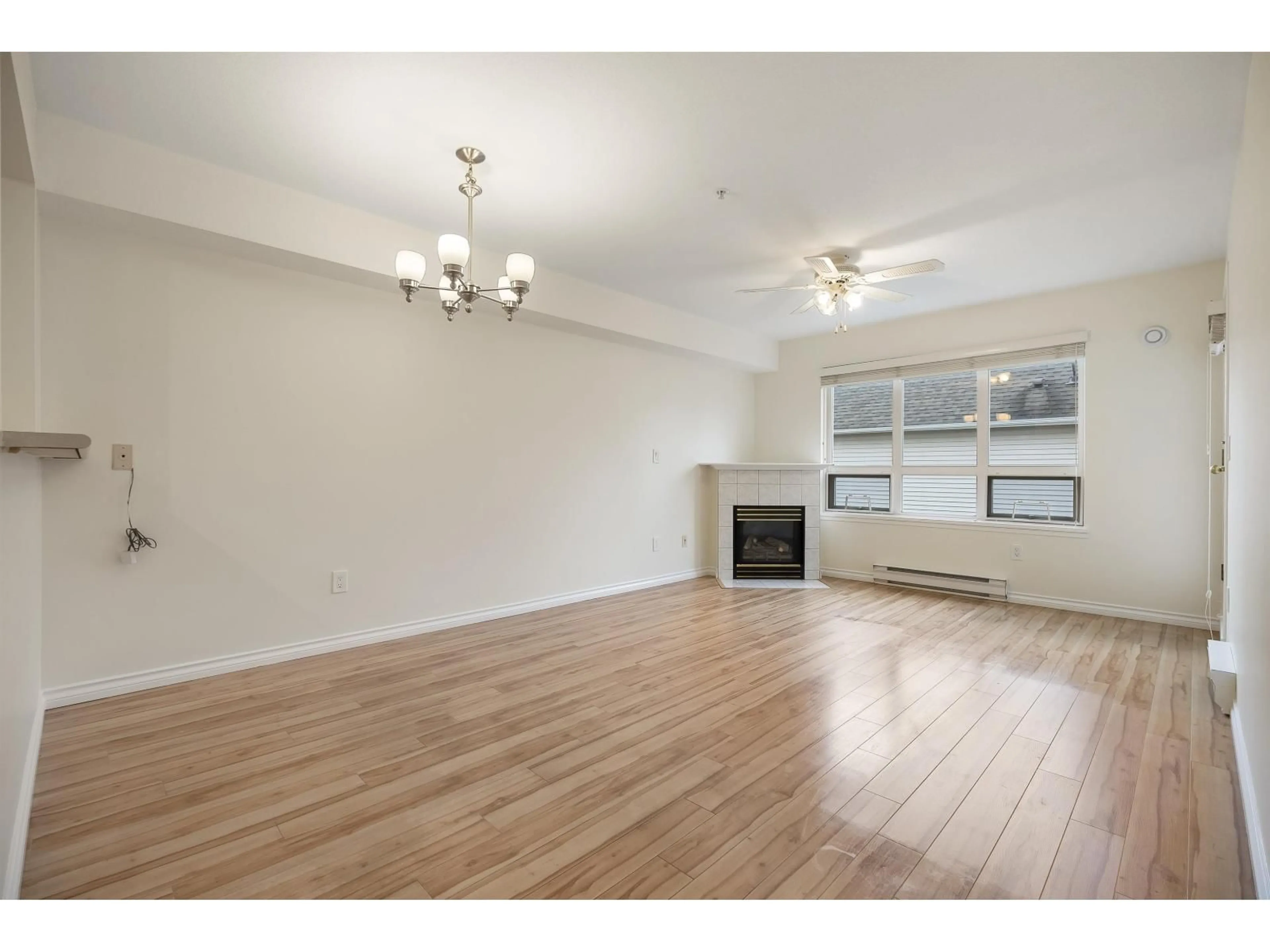 A pic of a room for 305 - 14355 103, Surrey British Columbia V3T5V5