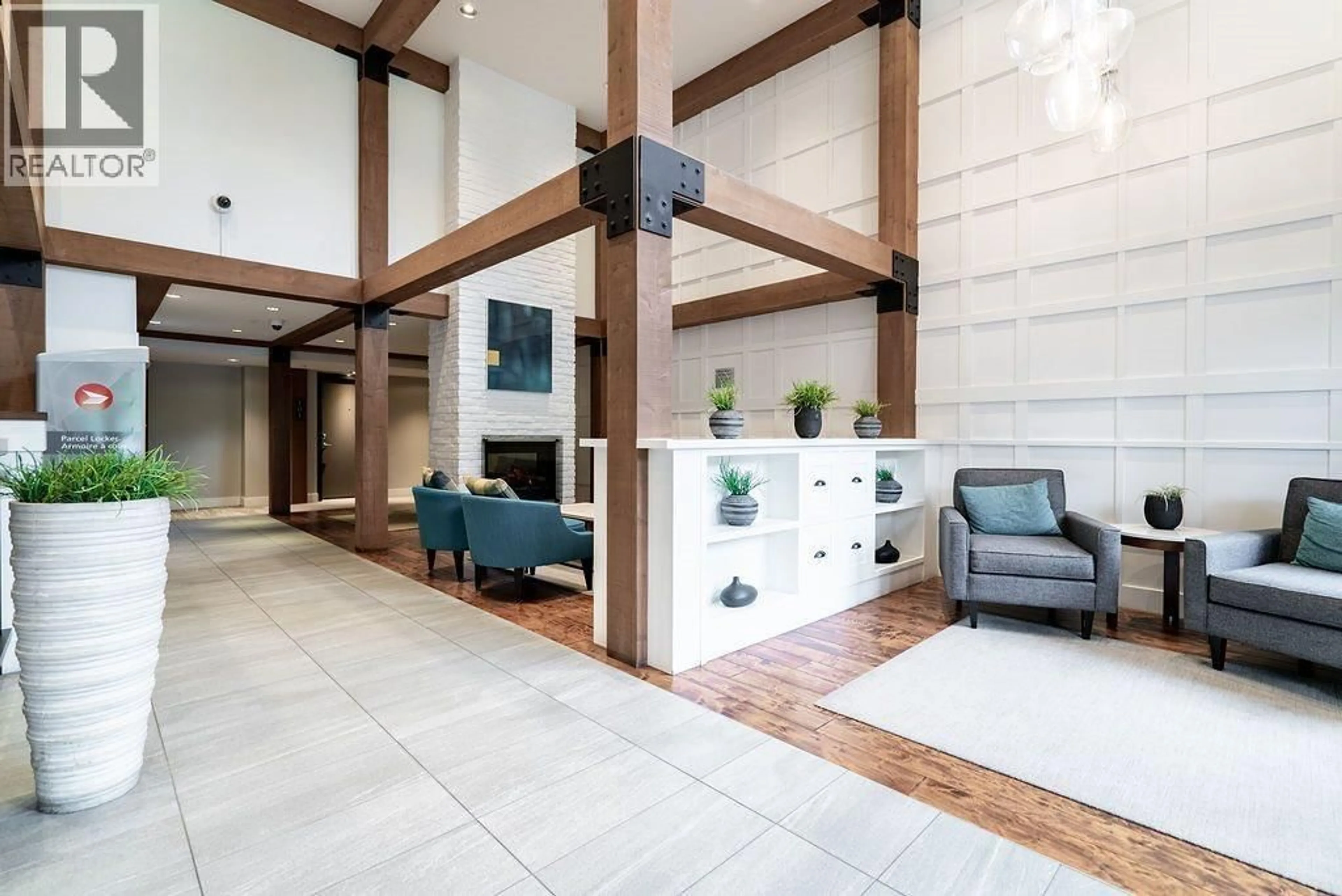 Lobby for 510 - 500 ROYAL AVENUE, New Westminster British Columbia V3L0G5