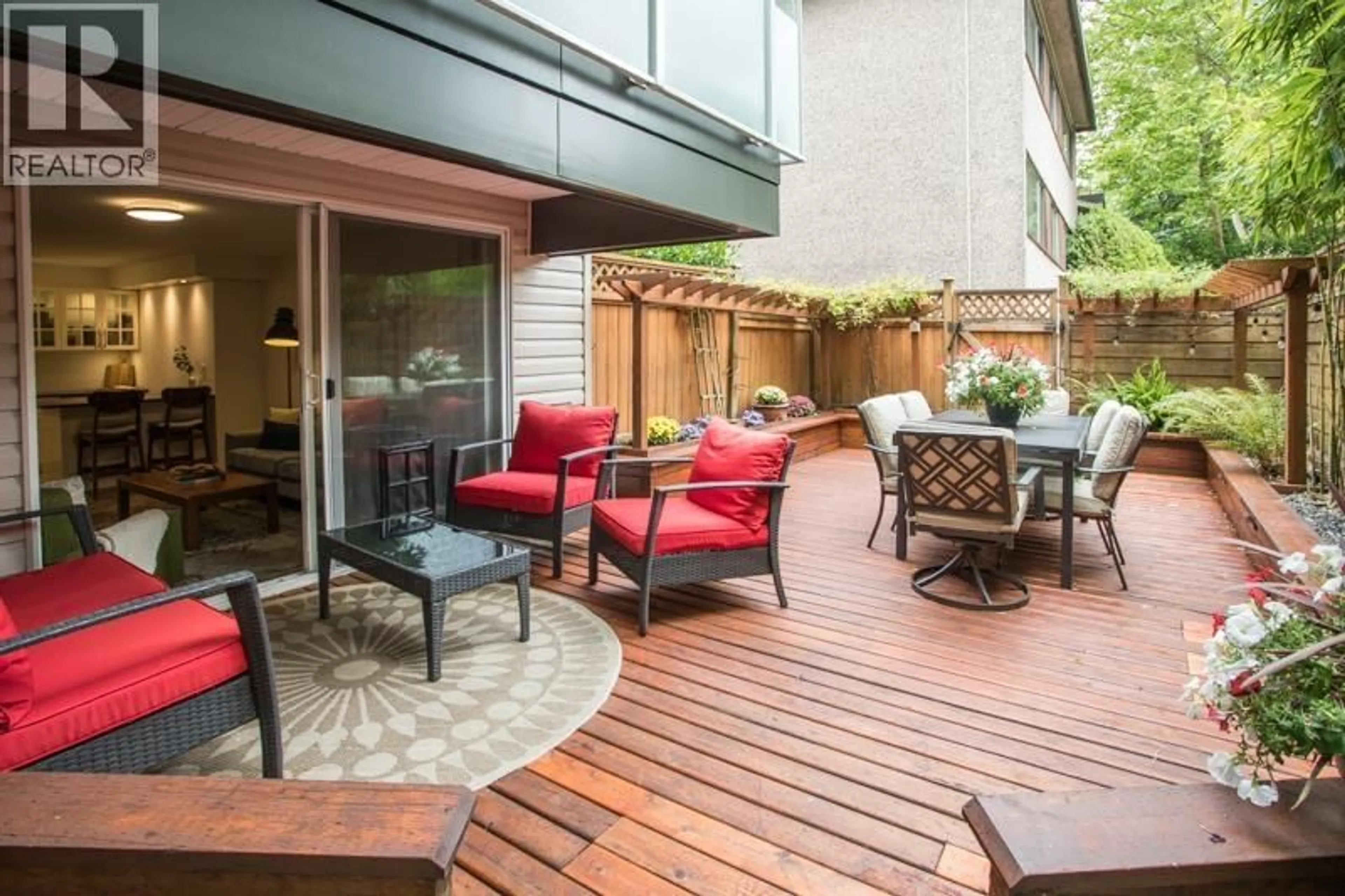 Patio, street for 105 - 825 7TH AVENUE, Vancouver British Columbia V5T1P4