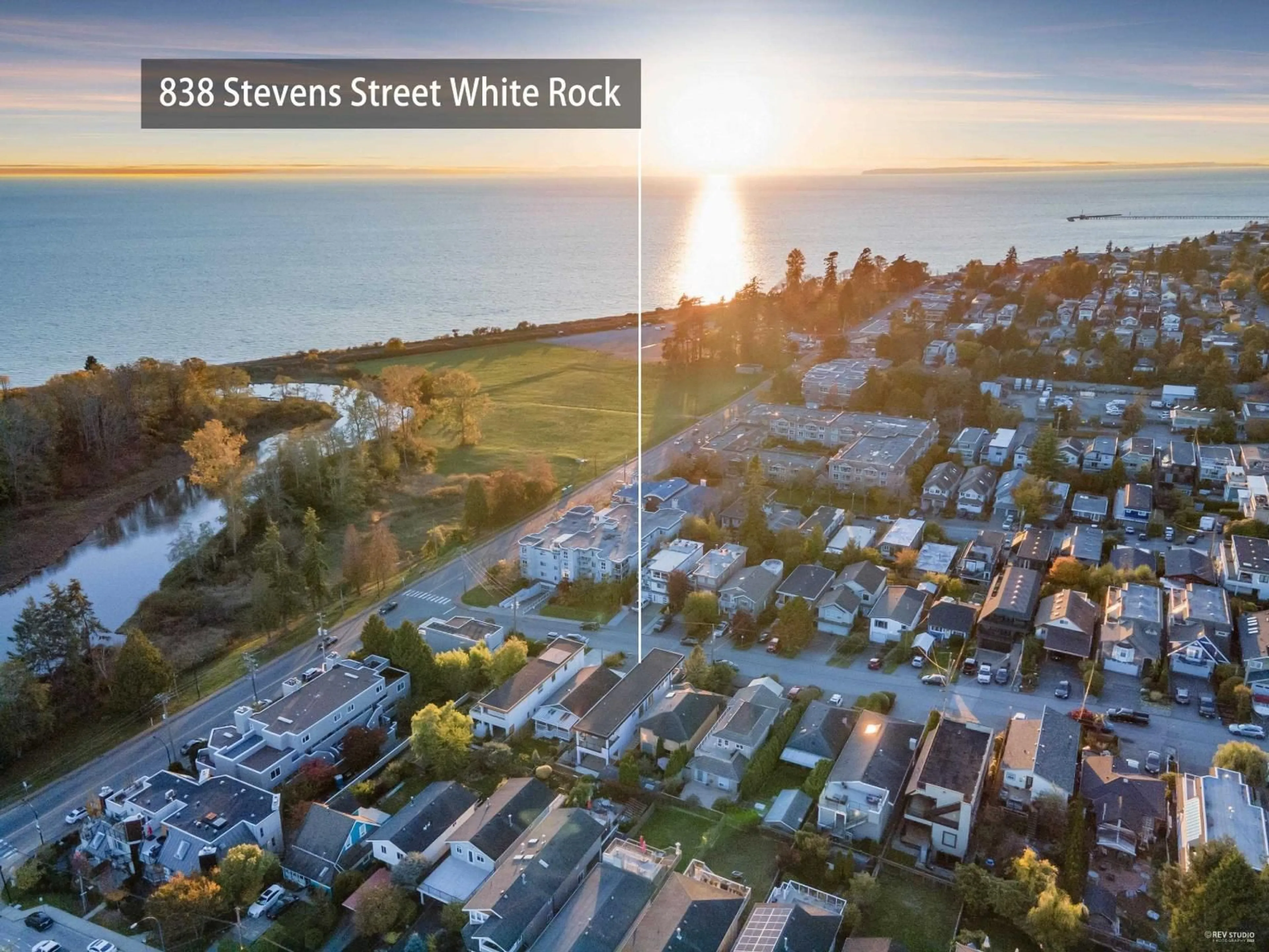 A pic from outside/outdoor area/front of a property/back of a property/a pic from drone, street for 838 STEVENS, White Rock British Columbia V4B4X2