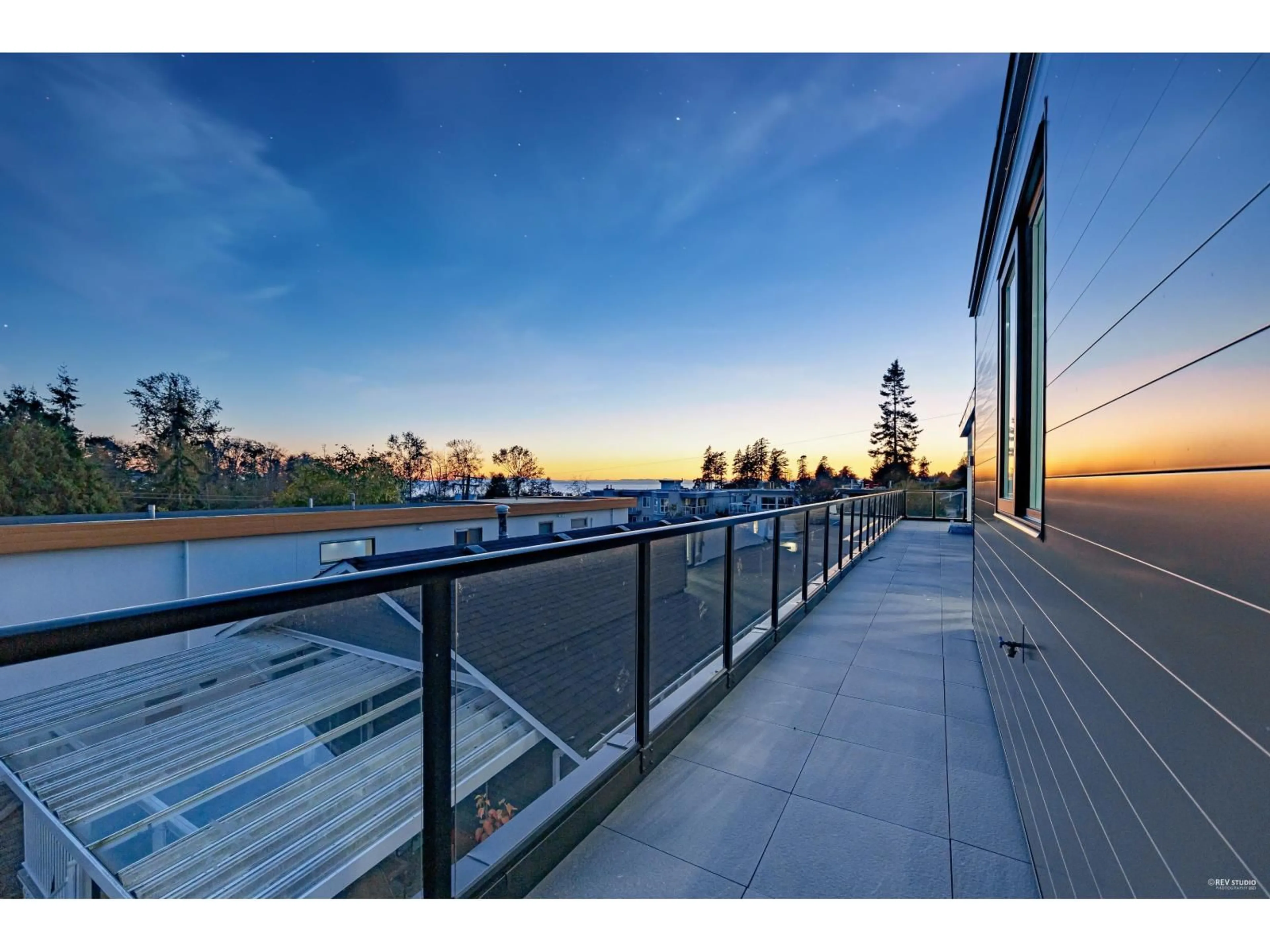 Patio, water/lake/river/ocean view for 838 STEVENS, White Rock British Columbia V4B4X2