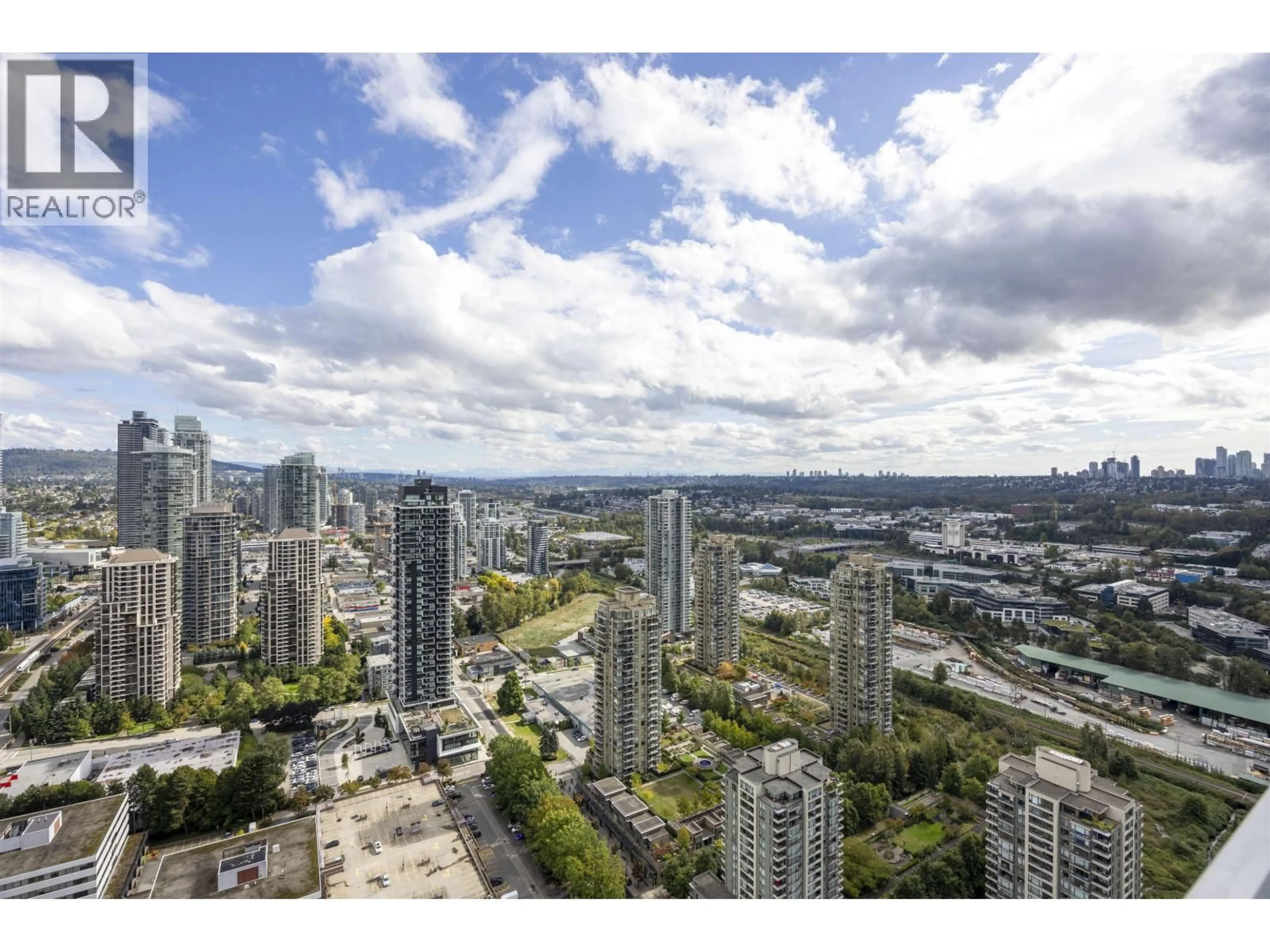 A pic from outside/outdoor area/front of a property/back of a property/a pic from drone, city buildings view from balcony for 4402 - 2186 GILMORE AVENUE, Burnaby British Columbia V5C0N7