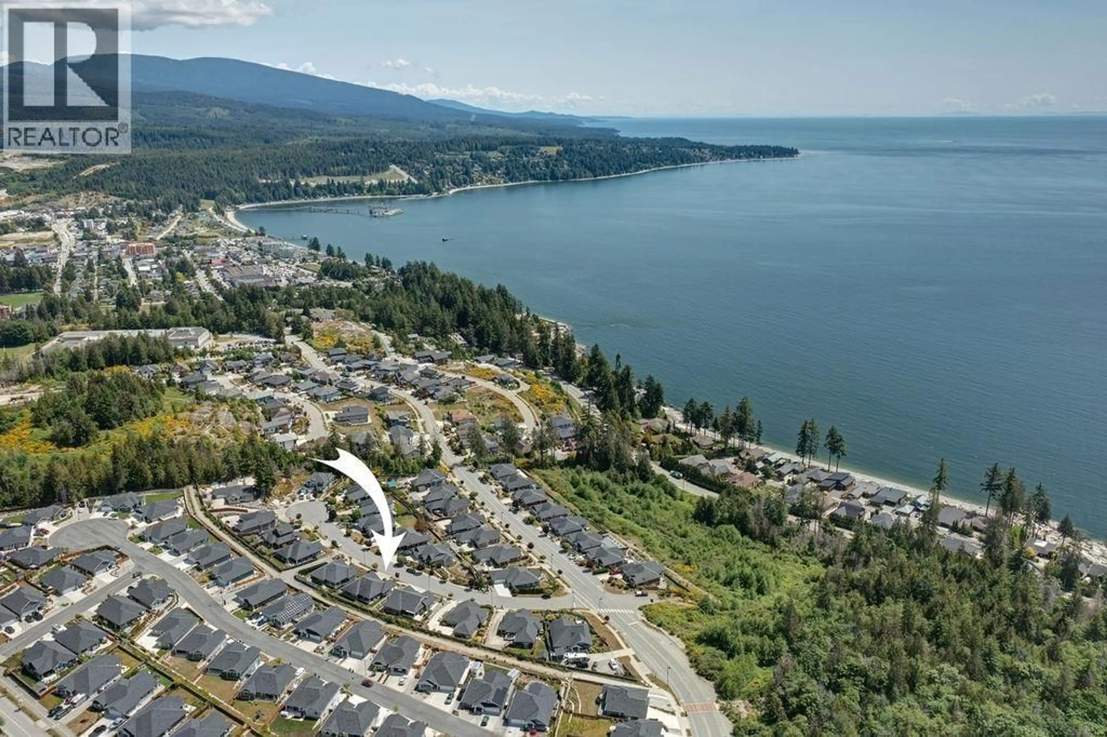 A pic from outside/outdoor area/front of a property/back of a property/a pic from drone, water/lake/river/ocean view for 5537 PEREGRINE CRESCENT, Sechelt British Columbia V7Z0V5