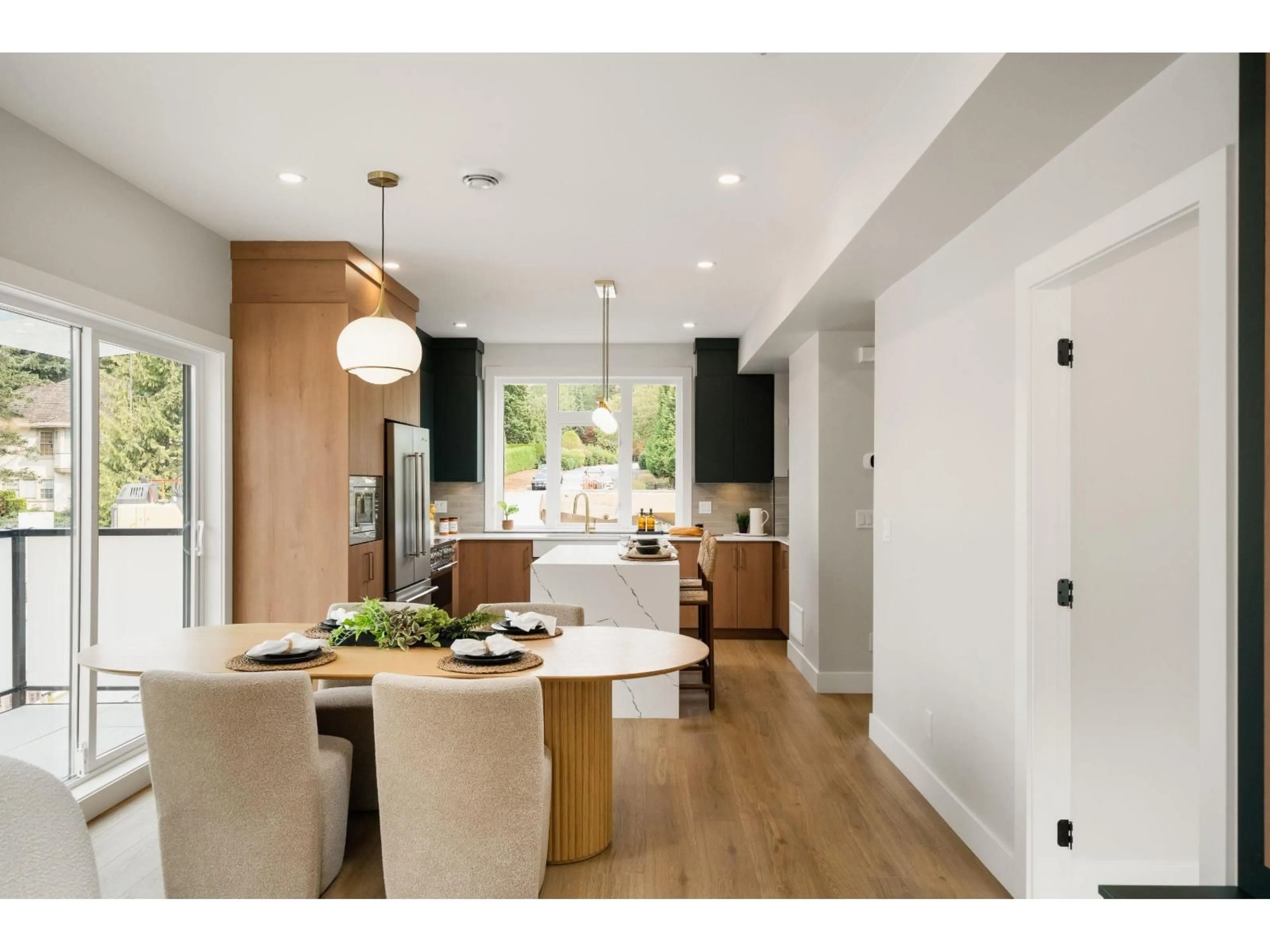 Open concept kitchen, wood/laminate floor for 82 - 1788 168 STREET, Surrey British Columbia V3S9X3