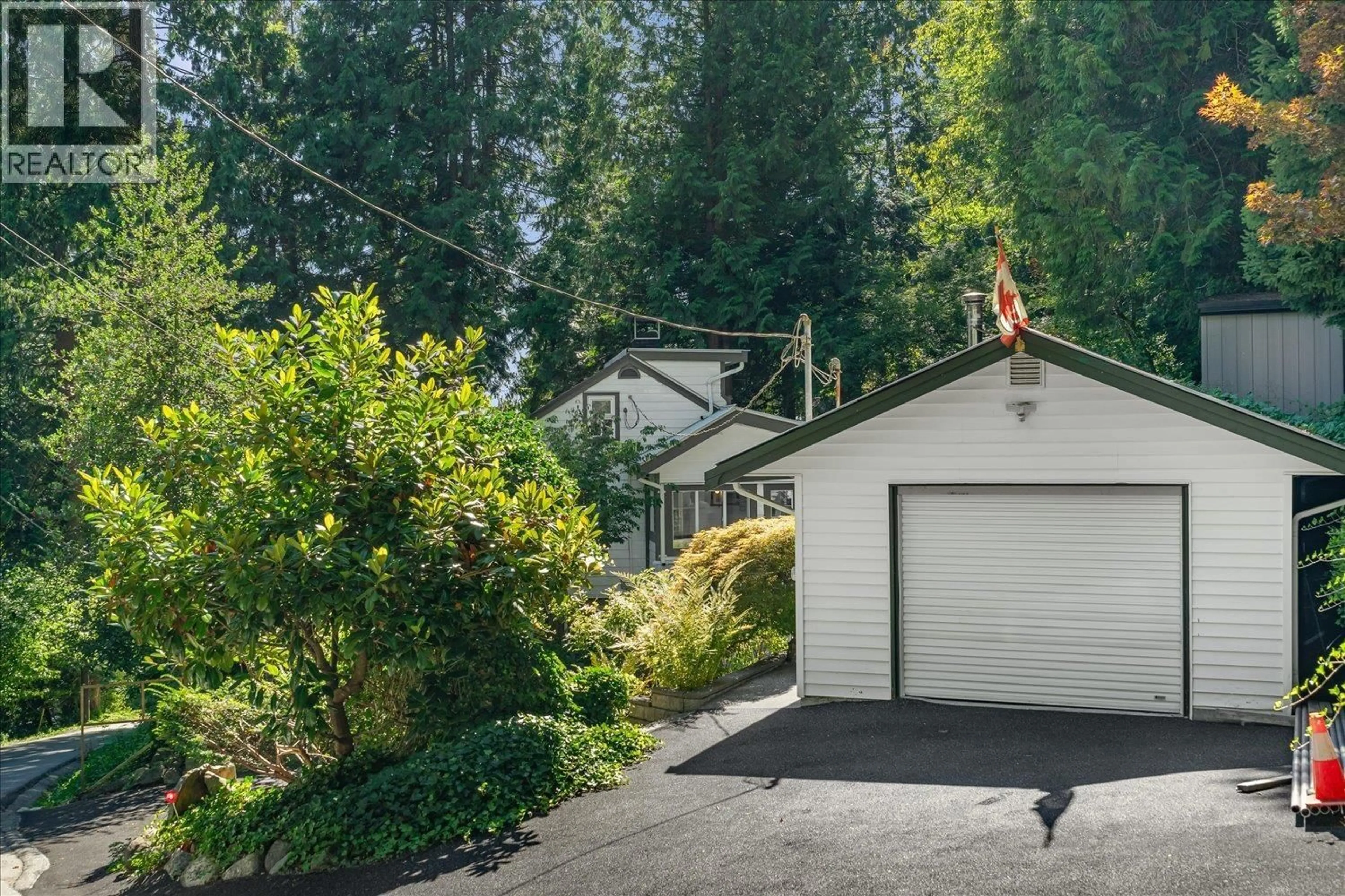 A pic from outside/outdoor area/front of a property/back of a property/a pic from drone, unknown for 9455 BYRNES ROAD, Maple Ridge British Columbia V2W1M4