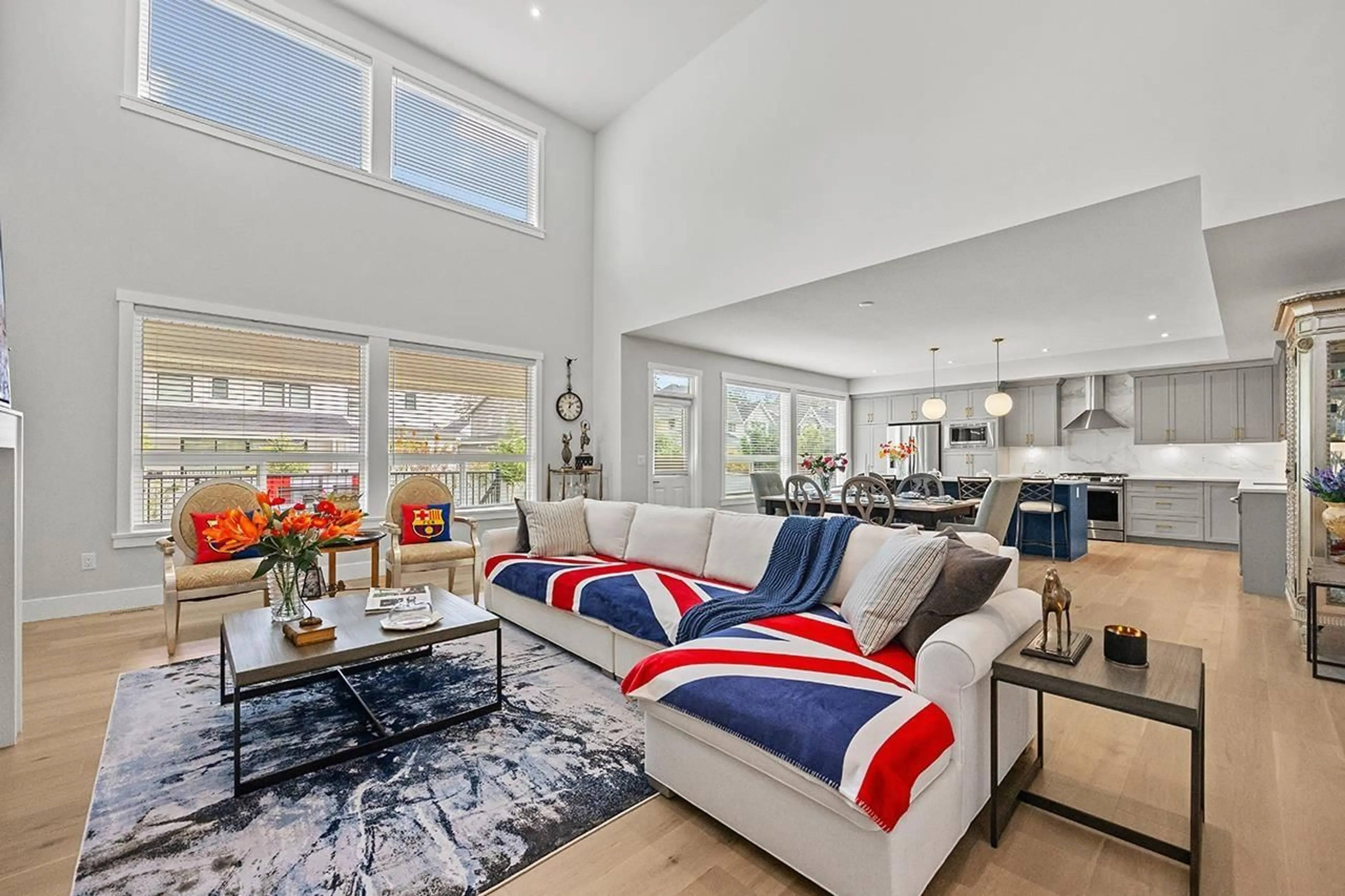 Living room with furniture, unknown for 2870 203, Langley British Columbia V2Z0B4